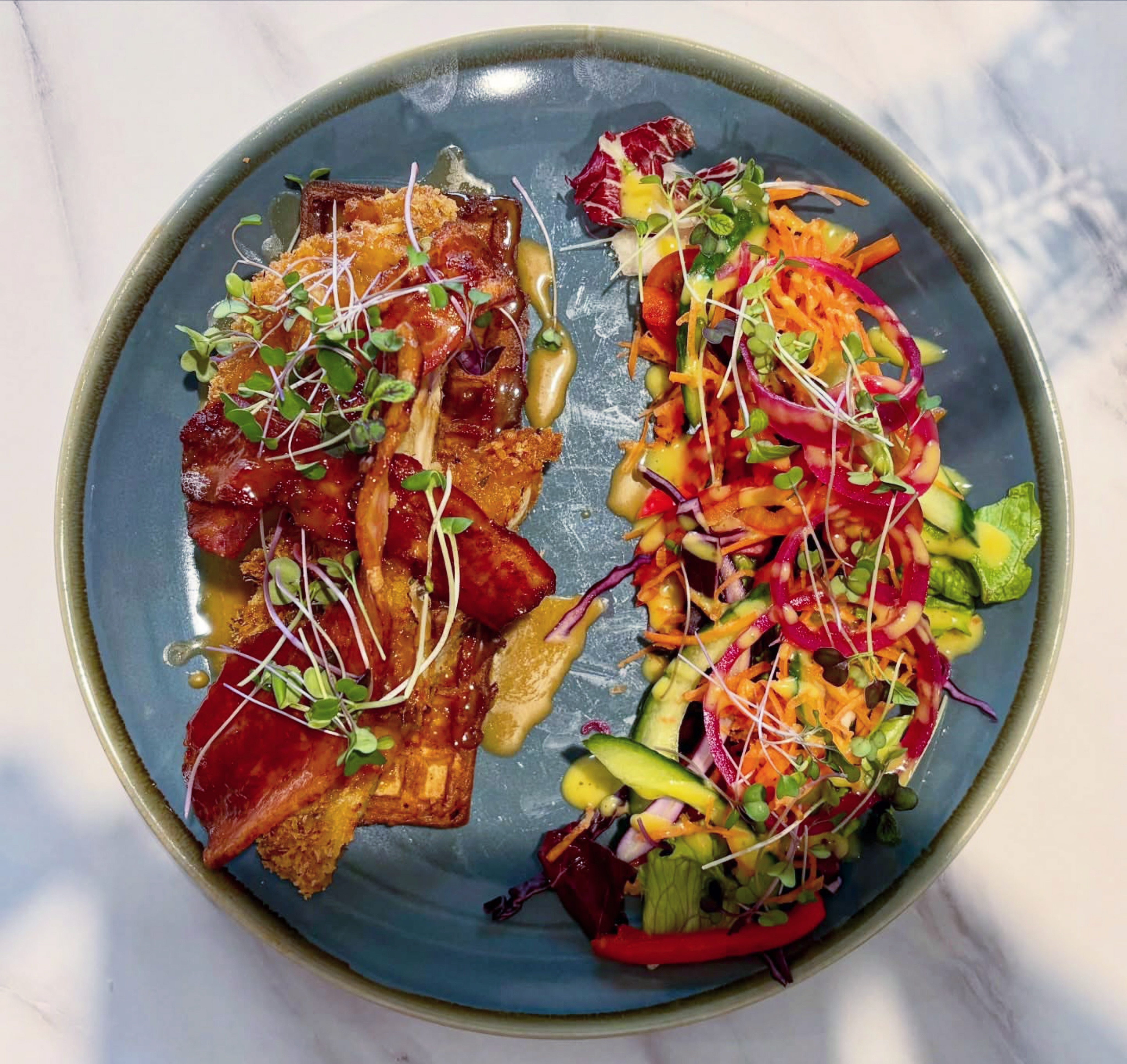 🔥 Chicken & bacon waffle, finished with a maple bacon glaze by @iangray50 🤤🙌
Sweet, savoury, crispy and packed with flavour. We love seeing the incredible dishes our customers create with our microgreens 🌱💚
Keep tagging us in your creations – seeing where our greens end up is one of the best parts of what we do.
#Microgreens #Foodie #NorthWalesFood #ChefLife #SupportLocal