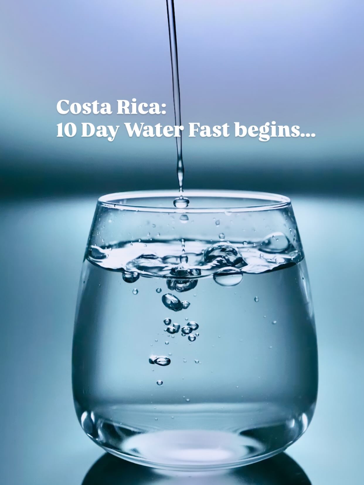 Situated in the rolling hills, surrounded by peaceful nature, with only the sounds of birds, frogs, and monkeys, and ocean views from our beautiful villa, we begin our 10-day water fast. 😳🙏💧
I’m here for my own reset.
For deep healing, cellular cleansing, releasing attachments, releasing grief, gaining clarity, and creating space for new insights.
These are my intentions for the journey ahead.
I will be documenting it daily on my stories....stay tuned (I have never done this before!) 🫣💧🩵
#waterfasting
#waterfastingjourney
#cellularhealing
#autophagy
#renewandrefresh