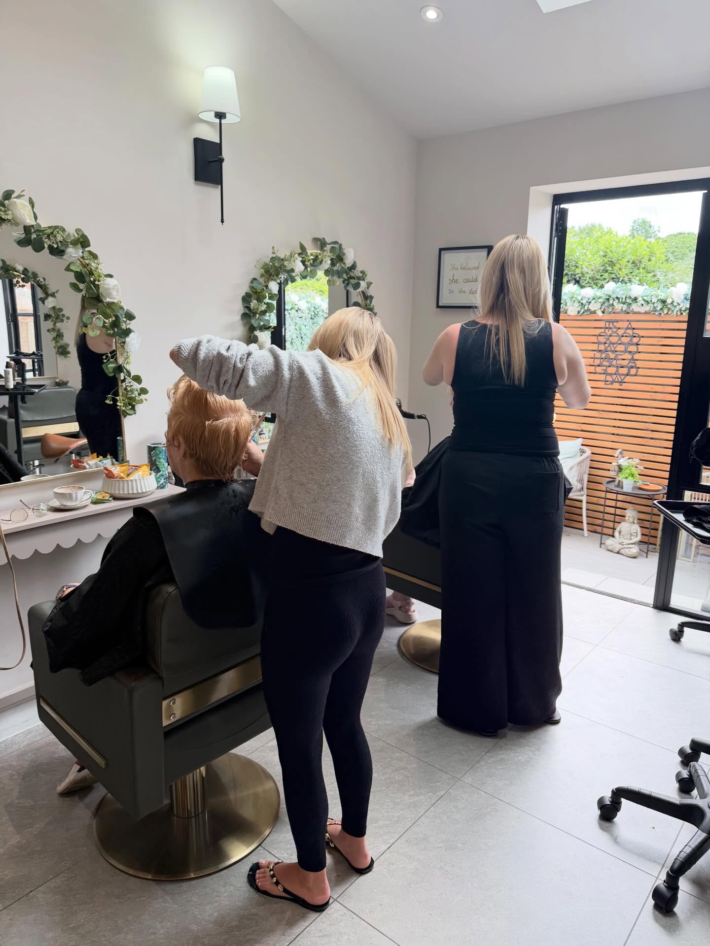 Salon is back open today fully booked with Ruby and Lexi Daisy is back in salon from tomorrow