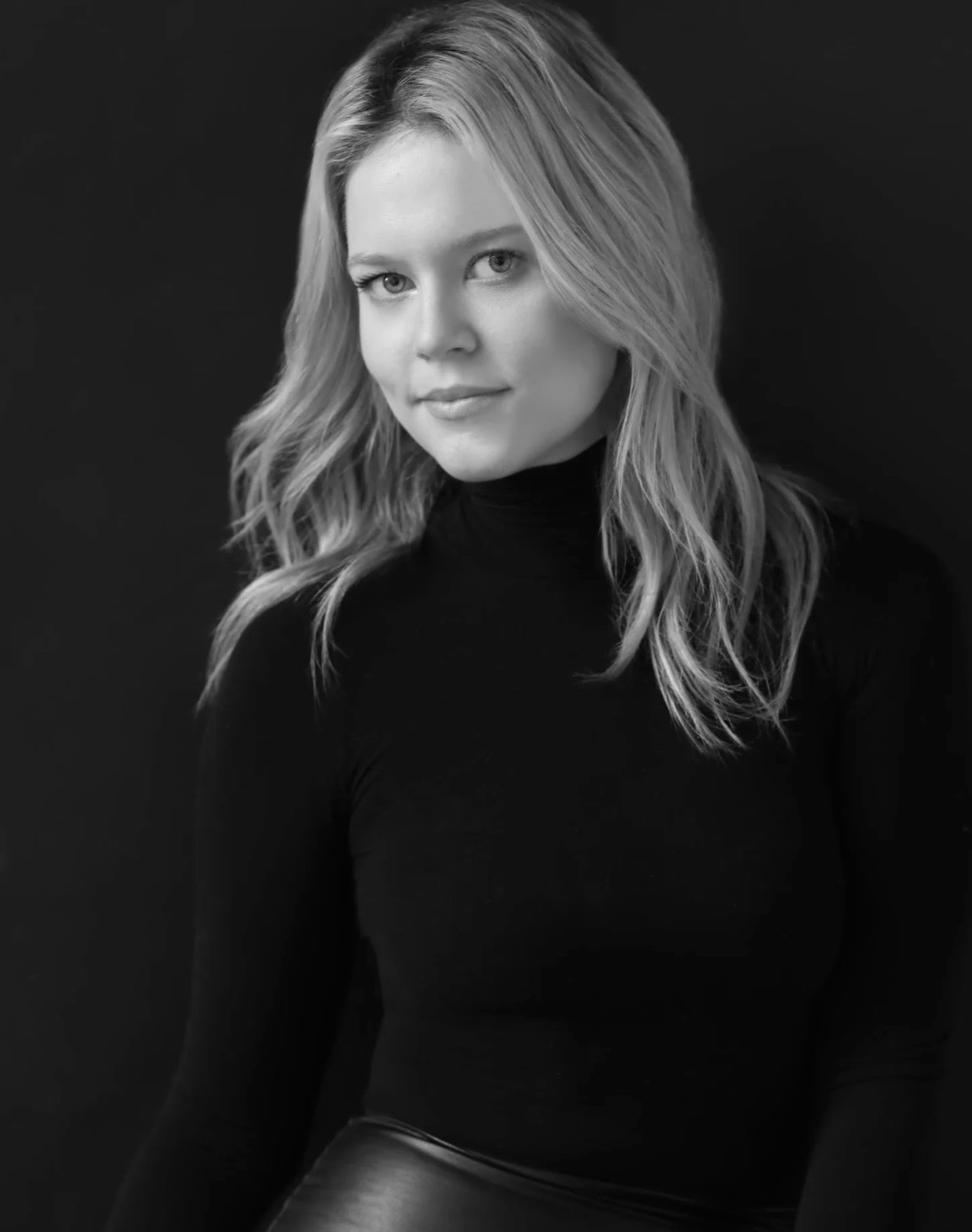 š¤Please welcome Bridget Kinney to Aria Salon & Spa!
With 14 years of experience and advanced training in hair color in both Boston and New York, Bridget brings exceptional talent, creativity, and care to every guest she sees.
Bridget specializes in color, styling, and extensions creating looks that feel effortless, healthy, and beautiful.
Bridget brings a true sense of pride and passion to everything she does, and weāre so excited to have her as part of the Aria team.
Bridget is now accepting new clients!
Call or text 617-472-1344 to book your appointment today.