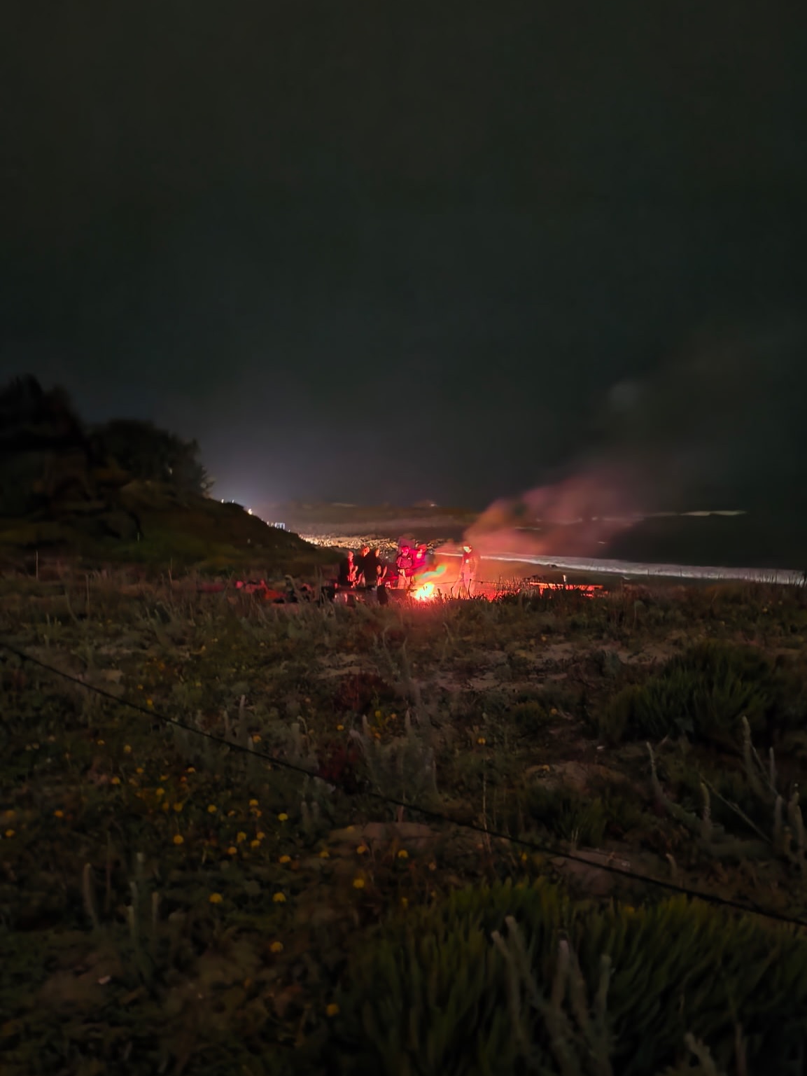 Summer is here: Longer days = Beach bonfires. My favorite! My friends call me the "Fire Queen" because I love to be in charge of the fire. 😆😇🔥
