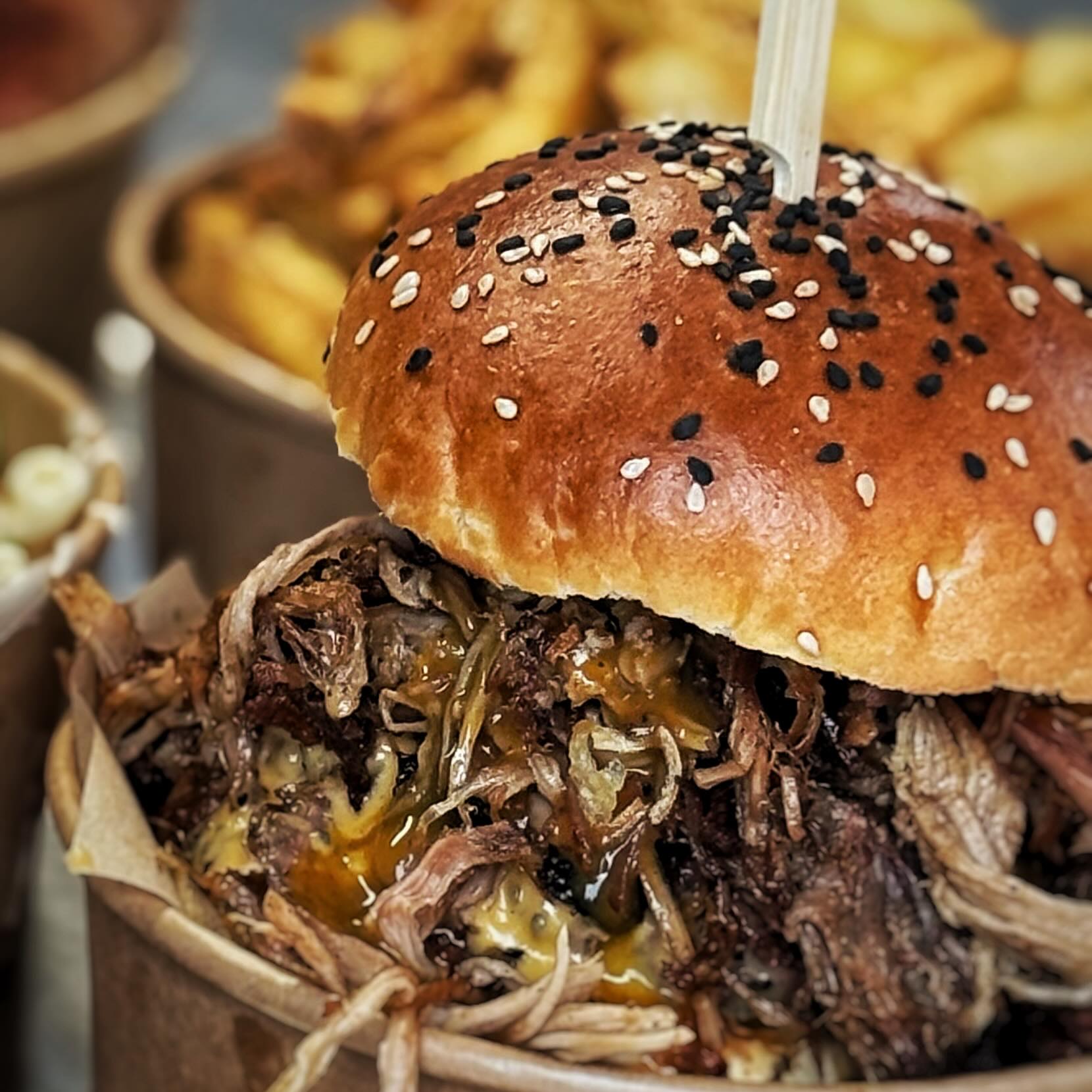Cooking Tonight Until 8.30pm At @crossedanchorsbrewing
#burgers #exeter #sunsout #local