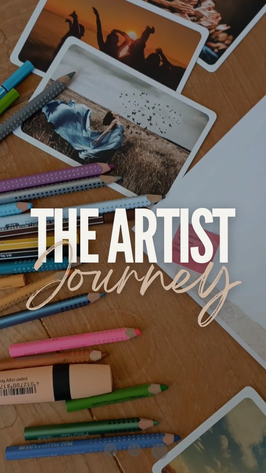 THE ARTIST JOURNEY
Mein eigener Künstlerweg war alles andere als geradlinig.
Mit Umwegen.
Mit Zweifeln.
Mit Rückschlägen.
Aber auch mit Neugier.
Mit Experimenten.
Mit "einfach machen und Spass daran haben".
Mit wunderbaren Menschen, die mich immer wieder unterstützt und an mich geglaubt haben.
Und mit dem tiefen Wunsch,
meine eigene Musik zu machen.
Nach 10 Jahren eigenem Vocal Coaching Business weiß ich:
Irgendwann geht es nicht mehr nur darum,
gut zu singen.
Sondern darum, etwas zu erschaffen, das sich wirklich nach einem selbst anfühlt.
THE ARTIST JOURNEY
ist aus diesen Erfahrungen entstanden und genau deshalb wohl das geworden,
was ich selbst früher so dringend gebraucht hätte.
#theartistjourney #artistdevelopment #künstlerweg #michaelakuti #systemicvoice
Mehr erfahren:
https://www.michaelakuti.com/artist-development
Oder über den Link in der Bio.