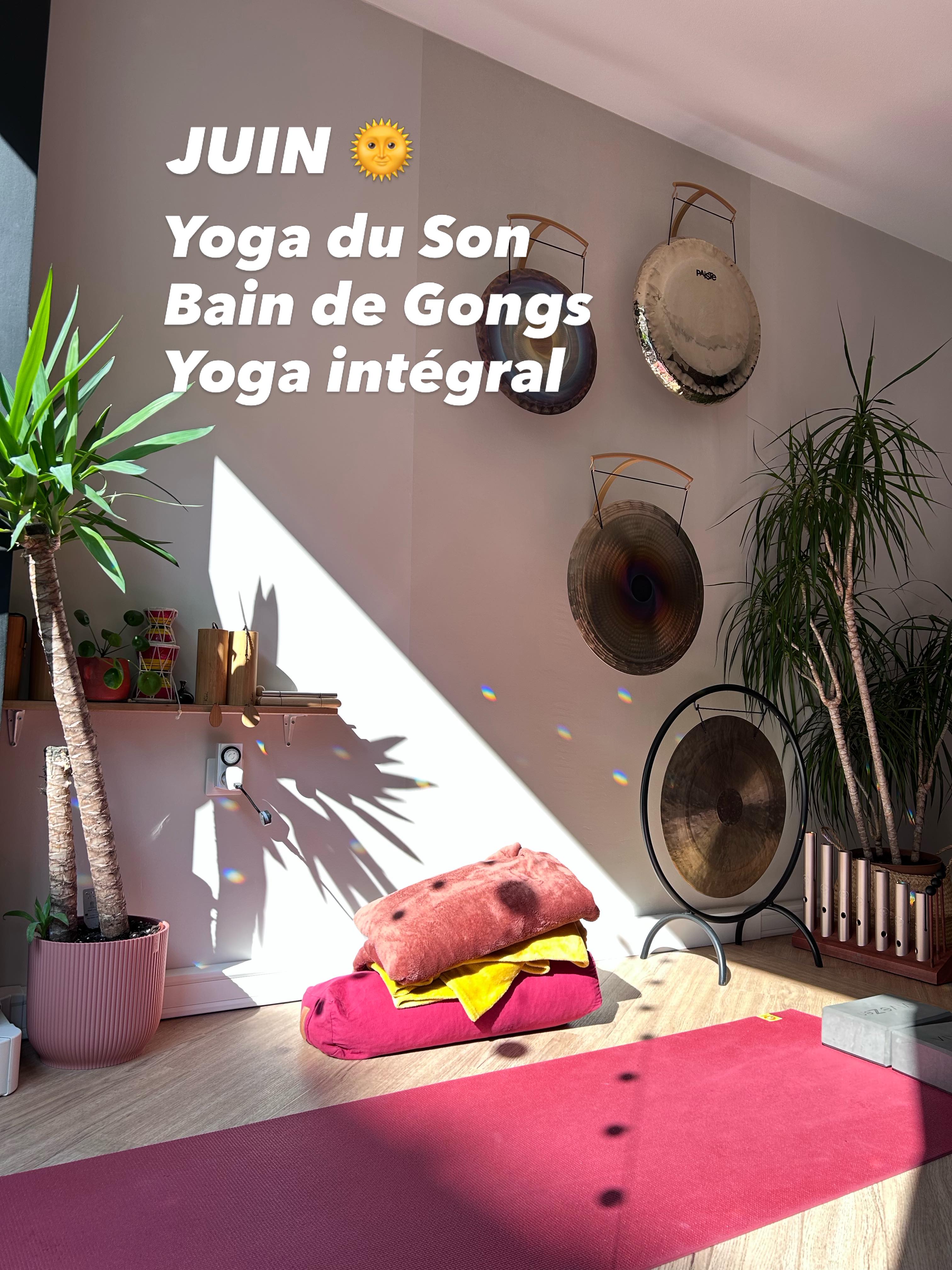 En JUIN 🌞 Yoga du Son & Bain de Gongs
L’été s’installe et avec lui une série de rendez-vous uniques pour explorer le son et le mouvement, au Studio comme dans des lieux d’exceptions.
🗓 À noter dans vos agendas :
🔆Au Centre
• Mercredi 3 juin ~ Atelier spécial Relâchement Myofascial. Focus sur la libération des tensions du cou et des épaules.
• Chaque semaine ~ Retrouvez vos séances de Yoga Intégral et Yoga & Bain Sonore.
🌟 Événements & Festivals en accès libre
• Transmission ~ Yoga du Son en mission auprès des élèves de CP.
• 13 juin ~ Atelier d’écriture du Sanskrit – Nuit du Handicap (Haras de Compiègne).
• 14 juin ~ Bain de Gongs immersif – Baleine Festival (Église Notre-Dane de La Ferté-Milon).
• 26 juin ~ Concert Handpans – Une parenthèse de douceur à Venette.
👉 Toutes les informations et les reservations sont disponibles sur www.soundyoga.fr
Au plaisir de vous y retrouver !
#YogaCompiegne #BainDeGong #Handpan #RelachementMyofascial #YogaDuSon