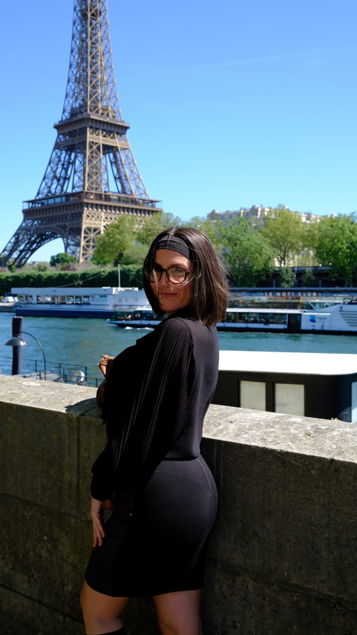 1 an et demi post rupture ❤️🩹
1 an et demi que je me suis choisie.
1 an et demi à suivre une thérapie, manger sain tous les jours, faire du sport 5-6 fois / semaine, faire du journaling, lire tous les jours, tester des nouvelles choses, changer mon entourage, construire ma carrière, éduquer et guérir mon fils.
1 an et demi à construire une discipline, à me challenger, à me pousser à faire mieux, à oser prendre ma place, à soigner des traumas, à m’honorer avant tout.
Juste pour te rappeler que tout passe ma douce, que ce n’est pas trop tard, que tout n’est pas foutu et que tu peux même avoir / faire mieux. #mindset #selflove❤️ #santé #goals #femme