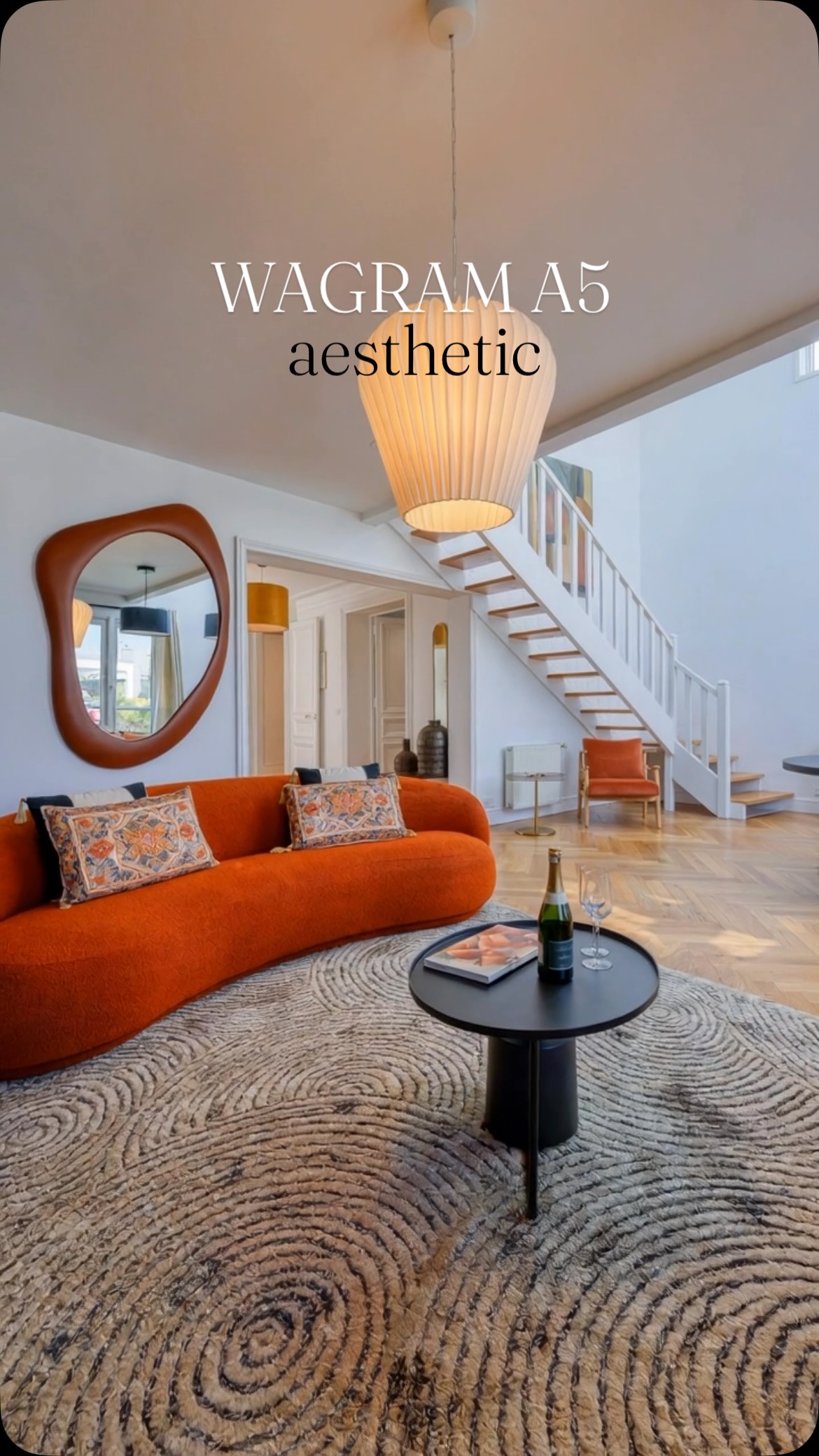 ✨A stunning apartment in the heart of the Golden Triangle✨ Blending elegance, natural light, and refined details, discover this Parisian gem and picture yourself in a unique experience before even stepping inside✨🏠: #evengestion #airbnb #parisstay #beautifulairbnb #luxury