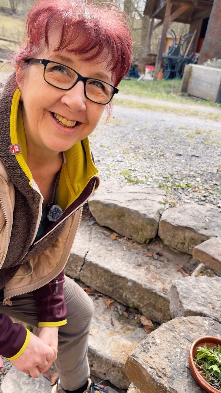 Entgiften.
Loslassen.
Reset.
Unsere Kräuterteemischungen mit Wildkräutern begleiten das 5-Elemente-Heilfasten auf natürliche Weise und unterstützen deinen Körper dabei, neue Energie zu schöpfen. Wärme für den Körper. Ruhe für den Geist. ✨
#heilfasten #5elementeheilfasten #wildkräuter #naturheilkunde