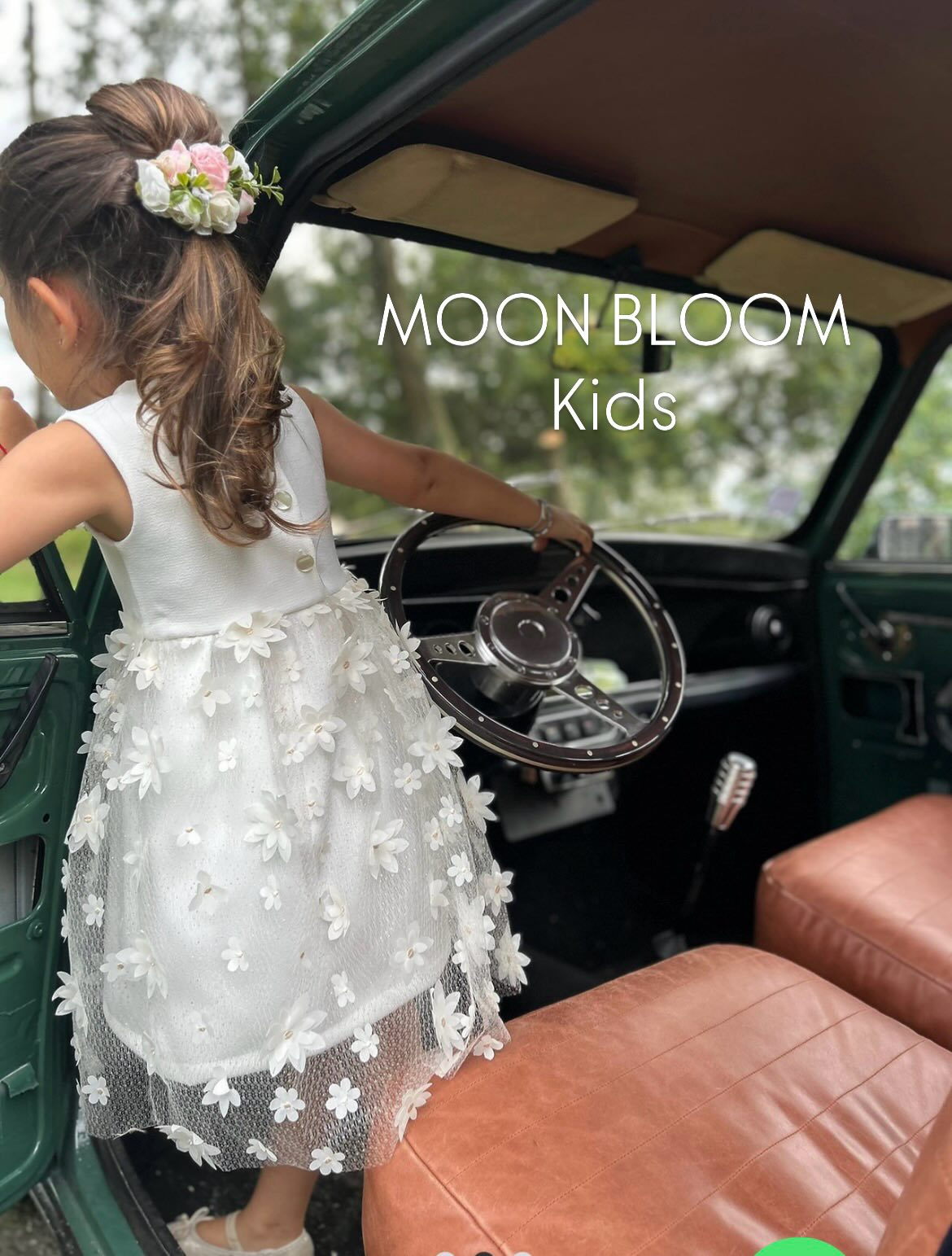 👉👉👉X Your Store ❤️MOON BLOOM création is a committed brand, anchored locally in the heart of the South-West of France, where all our collections are designed, designed and produced.
We are committed to creating jobs locally and contributing to the relocation of our textile know-how.
Moonbloom wants to be a chic and bold brand that brings the taste of the day bloomer and slacking our childhood with a vintage look but always with a touch of modernity.
We use environmentally friendly materials such as modal, linen or wool for a more responsible fashion
For girls or boys, we are committed to offering mixed pieces from 0 to 12 years.
Dressed in Moonbloom creation, your toddlers will be noticed! #handmade #babydress #babyfashion #babystore