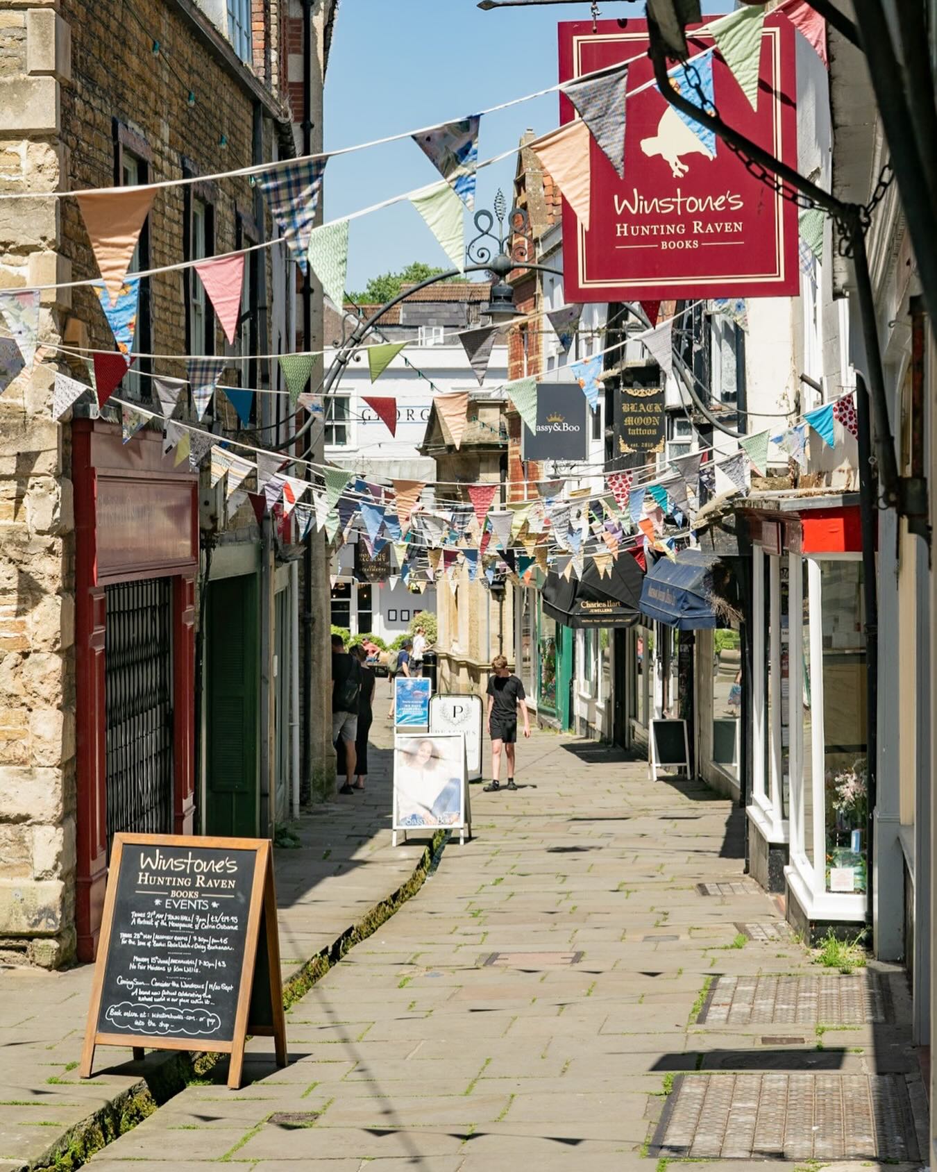 The sun was shining directly down Cheap Street at 12:04 last Monday #frome #fromesomerset #summer #sunshine #happydays @garfieldaustinphotography