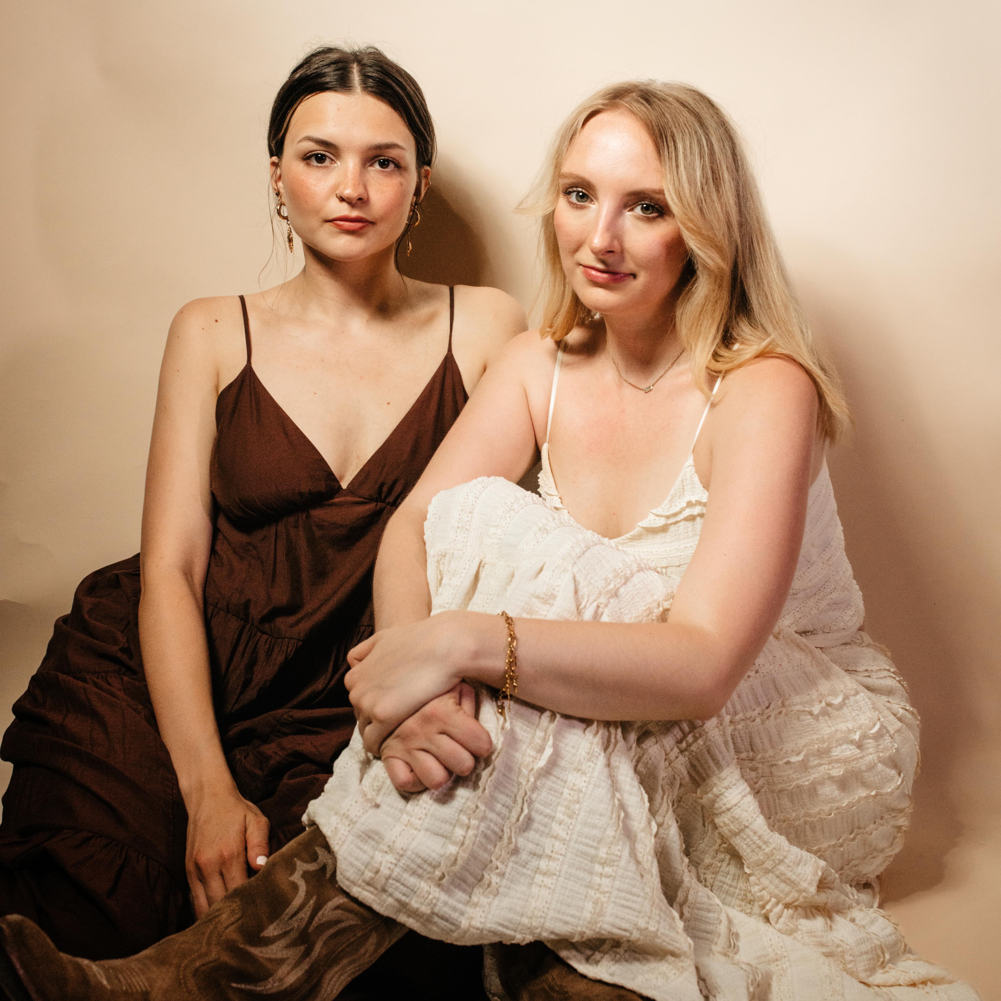 we’re SERIOUS yall. come see us at @arlenesgrocery next tuesday night - link in bio. xoxo, Darlin’ 💕
(P.s. @gabriella.rose.music your new album is 🔥)