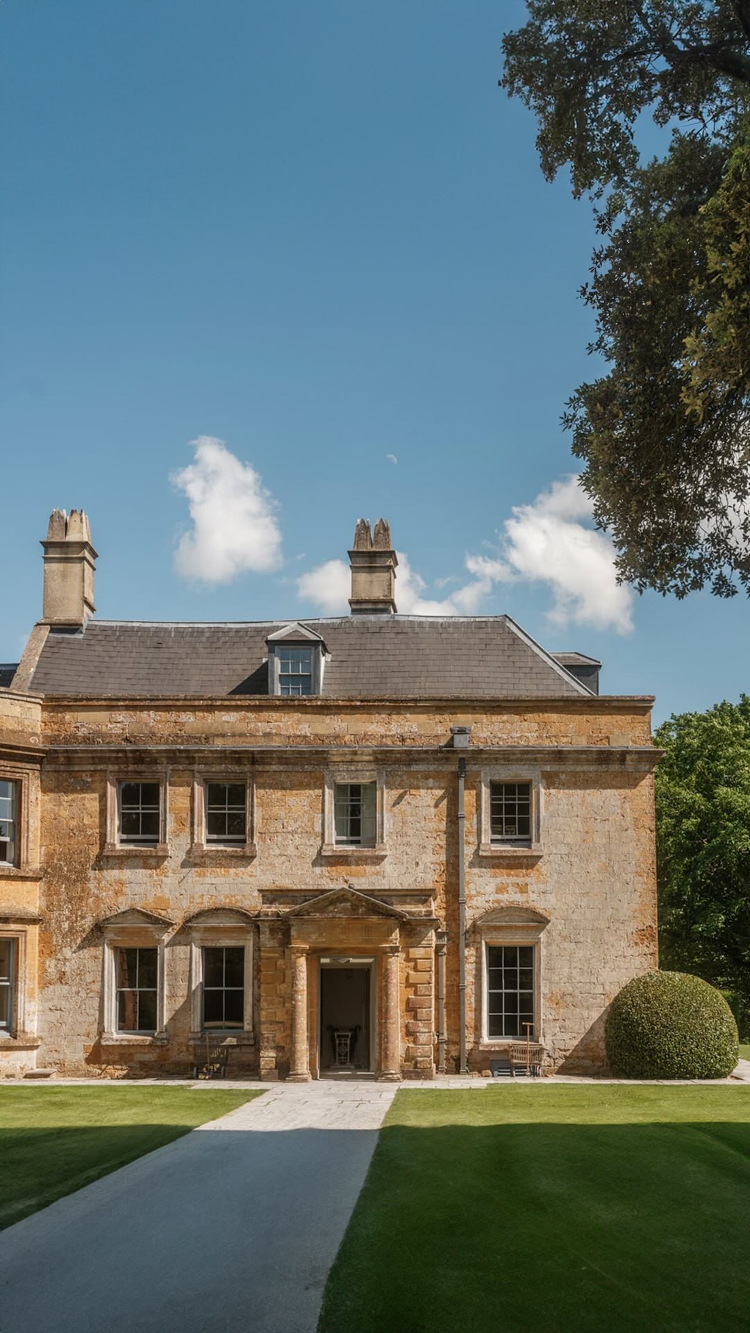 There is a particular kind of English luxury that resists performance entirely.
At @thenewtinsomerset, mornings begin through mist-covered gardens and the scent of bread emerging from the estate bakery, while afternoons dissolve slowly between Georgian interiors, restored greenhouses, and long lunches framed by the Somerset countryside.
Nothing here feels imposed. The beauty lies precisely in how naturally everything unfolds.
The Newt is less a hotel than a fully realized world of its own: pastoral, cinematic, impossibly English.
#LeBoulevardierTravel
#TheNewt
#Somerset
#UK
#EnglishCountryside