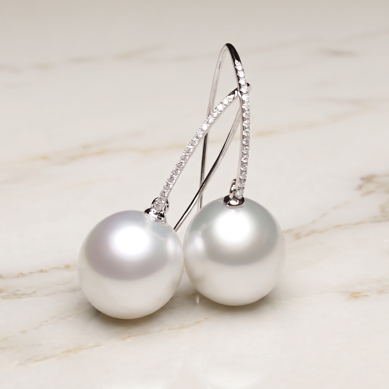 Pearlure
Australian South Sea Pearl Earring
ASSP 12mm OV+1/2 White
18K Gold & Diamonds
Please contact your nearest boutique to discover this beautiful Australian South Sea Pearl earring collection.