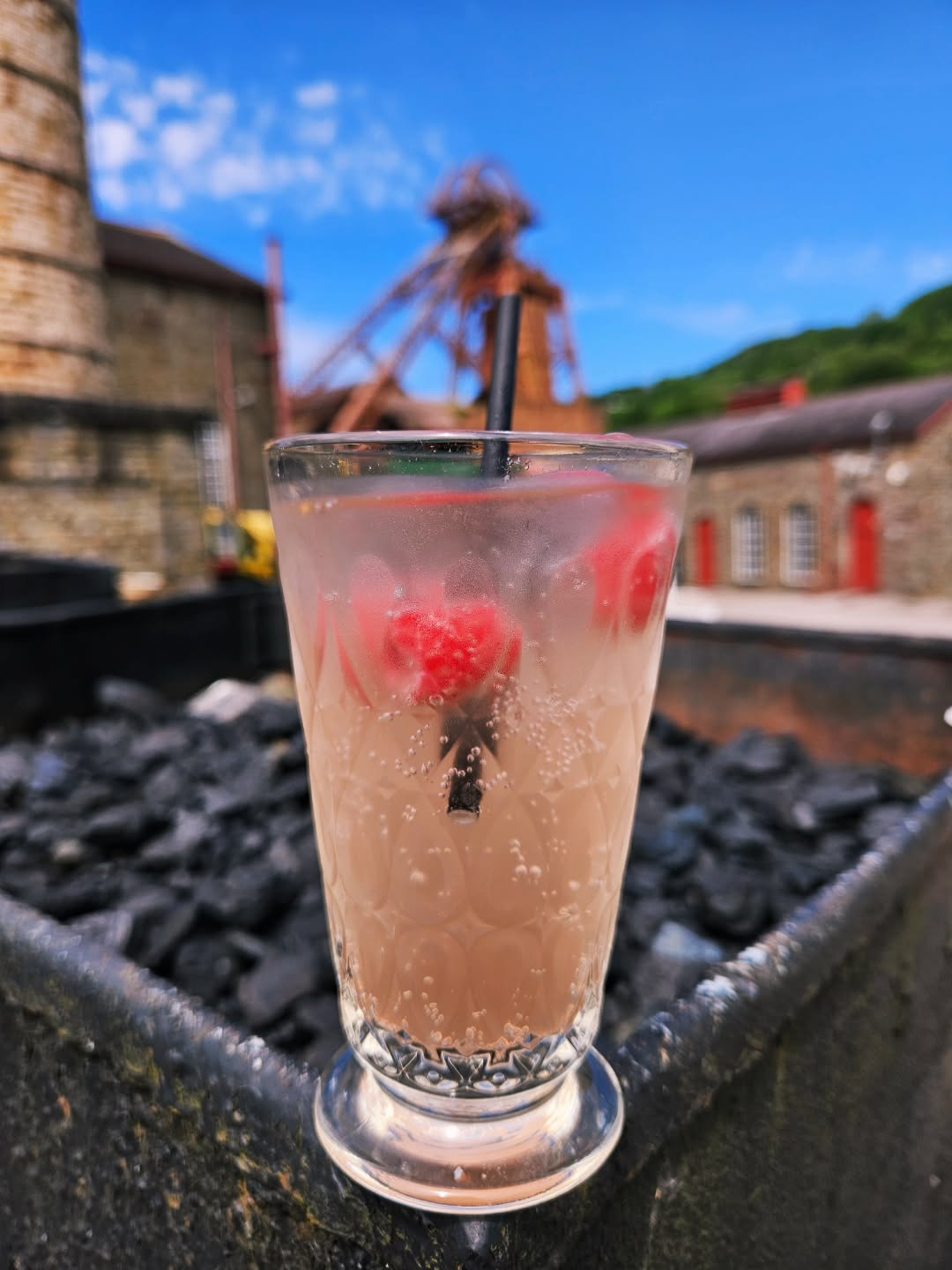 As much as I love a good cup of tea all year round, I do like a fruity sparkling drink in the warmer weather...
Introducing our Pink π Lemonade, made to order just for you π
See you soon
