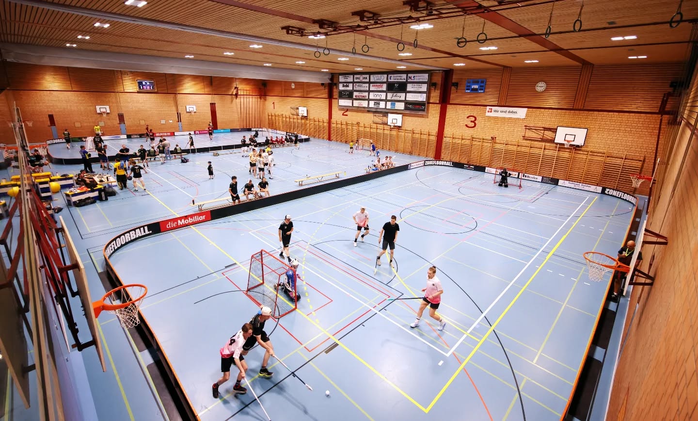 Der erste StifelCup in den heimischen Arkaden ist Geschichte!
Ein herzliches Dankeschön an alle Teams für die Teilnahme und die tolle Stimmung.
Gratulation an das Team Blue Liner zum verdienten Turniersieg!
Ein grosses Dankeschön geht auch an unsere @iron_marmots_herren_kleinfeld ,die diesen Anlass organisiert und auf die Beine gestellt haben.
Danke an @monsteiner_bier für das Sponsoring, sowie an @barlaonda für die Afterparty.
Wir blicken auf einen erfolgreichen ersten StifelCup zurück und freuen uns schon jetzt auf die nächste Ausgabe im Jahr 2027!
