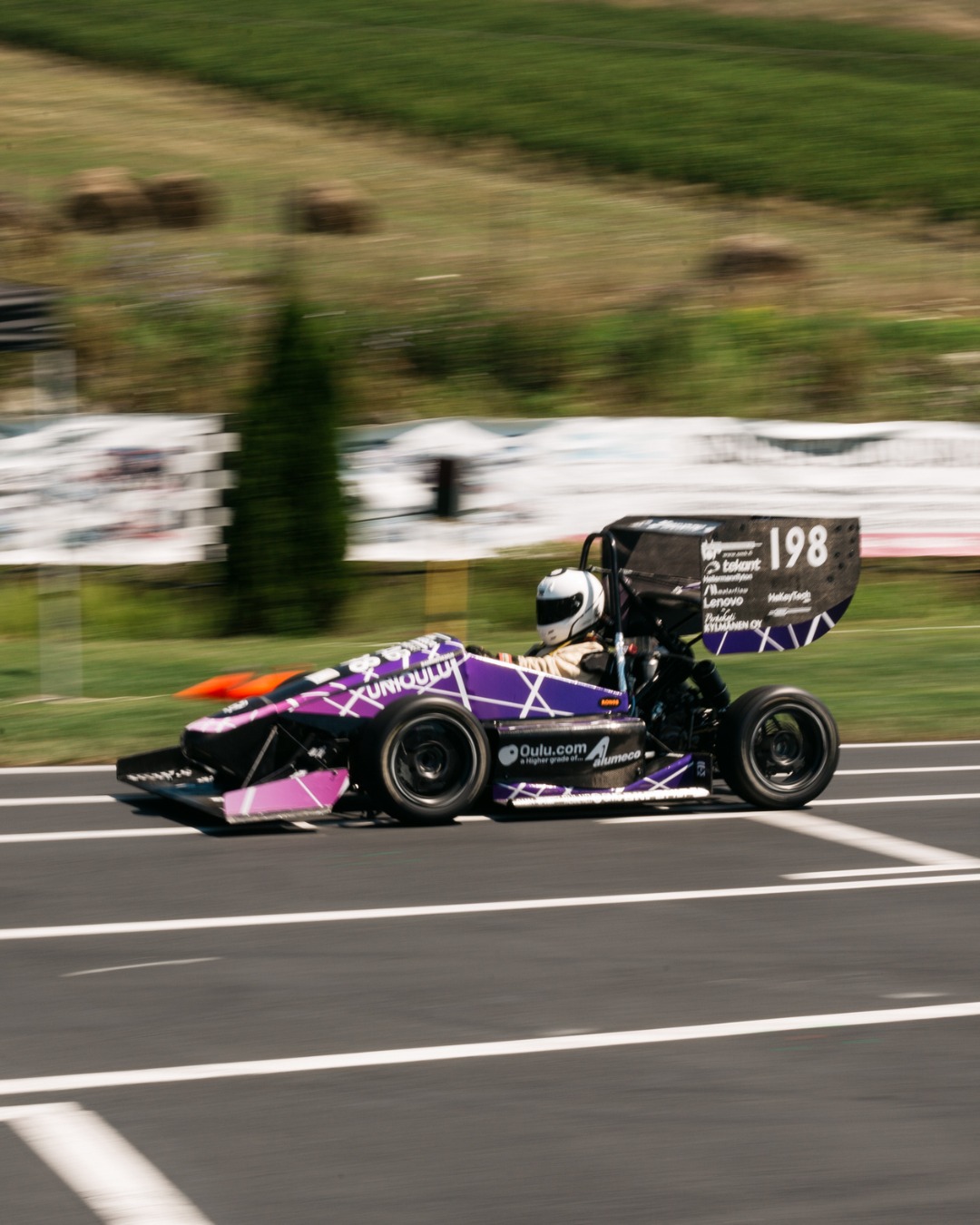 Flying
.
.
.
#fsbalkans #formulastudent