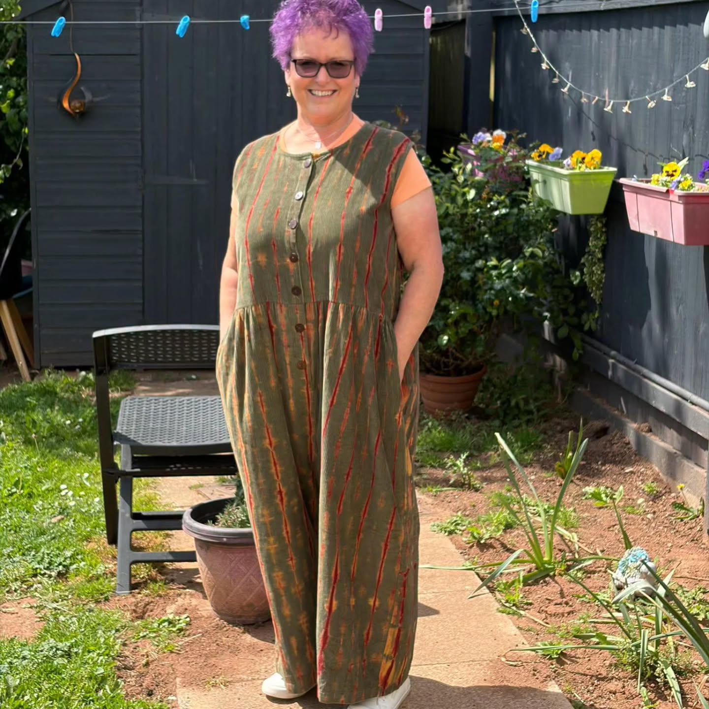 Look at the lovely Julie ā¤ļøš„°
Julie is petite at just over 5ft and as you can see, our jumpsuit is perfectly floor length on her!
She loved it so much, she came back for it in the other colourway!
Julie is one of our talented readers with @wildtribeevents trading under @julie_7_crystals If you would like a tarot reading with a little reiki and chakra influence, Julie is ya gal āØļø