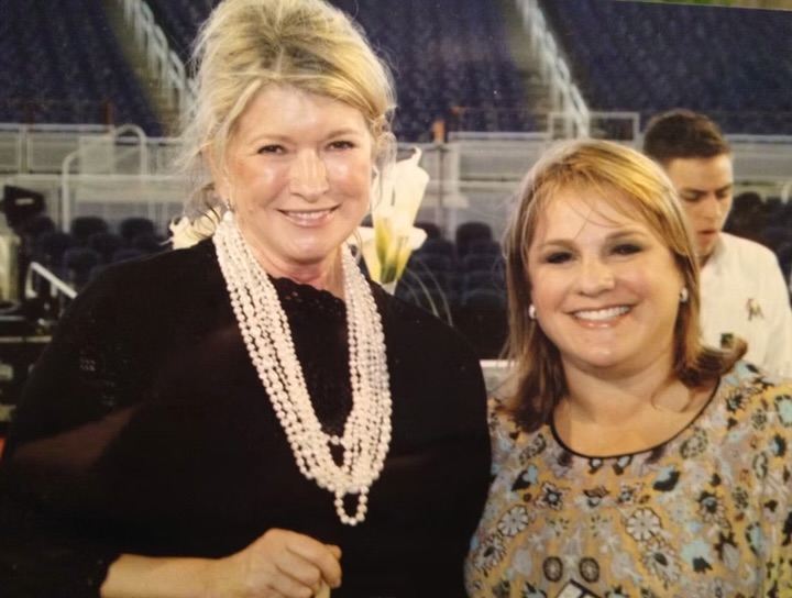 I don’t really do the “wait and see if someone else talks to them first” thing.
So when I spotted Martha Stewart at an event… I just walked over and said hi.
No rehearsing what I was going to say. No waiting for the right moment. I just wanted to meet her, so I did.
She was exactly who she is on TV, by the way. Completely herself.
But here’s what I keep coming back to…most of us know exactly what we want to say. We just stand there editing ourselves before we even open our mouths.
The conversation you keep almost having? That introduction you keep almost making?
That’s the hesitation. And that’s exactly what I help women work through.
DM me if this feels familiar!
#MindyBaer #SayWhatYouMean #VoiceCoaching #WomenWhoLead #StopHesitating
