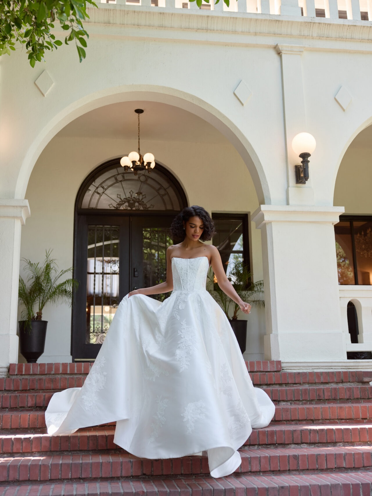 A preview of what’s coming to Diane’s Formal Affair ✨🤍
Join us June 12–20 for the Essense of Australia Trunk Show featuring exclusive gowns and the newest bridal designs for a limited time only 👰♀️
From timeless elegance to modern bridal styles, these are just a few of the stunning dresses that will be featured during this appointment-only event 💍
Schedule your appointment today at www.dianesformalaffair.com
#trunkshow #essenseofaustralia #weddingdress #weddinginspo #bridetobe