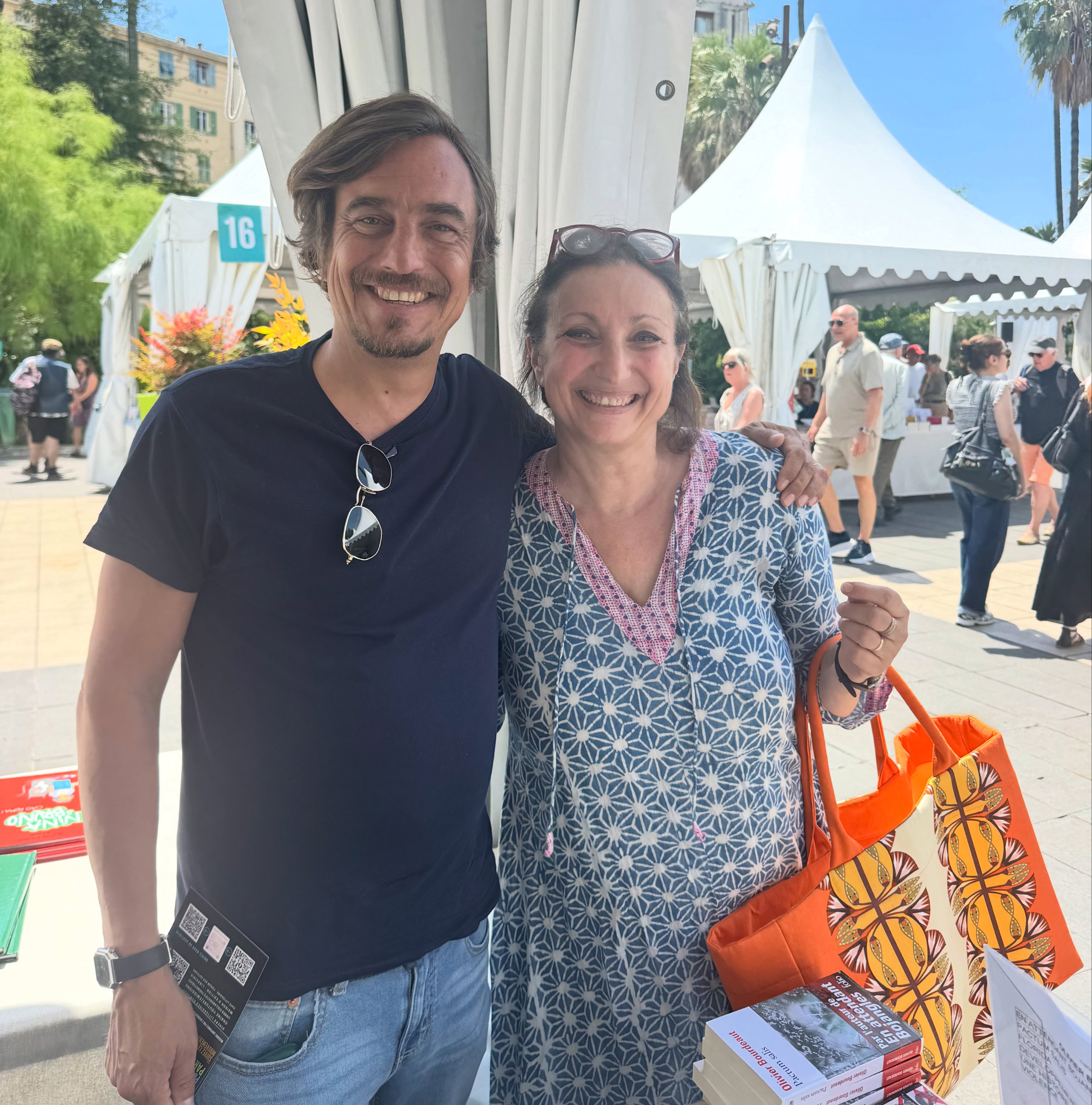 Avec @olivierbourdeaut on a parlé du pouvoir de séduction du livre.
Savez-vous que son premier roman continue d’être un formidable objet de séduction ?:)
On a parlé aussi des prochains projets du réseau !
Et de @la.nuit.sera.mots mais c’est une autre histoire :)
Si vous êtes à Nice, découvrez l’auteur et son dernier roman.
