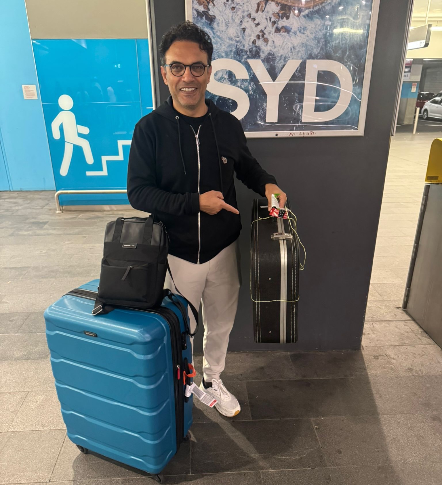 ✈️ UĞUR ASLAN SYDNEY’E İNDİ! 🇦🇺🔥
Ve beklenen an geldi…
🎤 AFARA – Bir Arabesk Müzikali’nin yıldızı Uğur Aslan, Avustralya turnesi için Sydney’e ulaştı ve dün akşam Sydney ekibiyle gerçekleşen samimi akşam yemeğinde bir araya geldi. ❤️
Bu akşam Sydney’de sahne alacak olan Uğur Aslan, yarın gece ise Melbourne seyircisiyle buluşacak!
Türkiye ve Avrupa’da kapalı gişe sahnelenen AFARA’nın Avustralya yolculuğu resmen başladı ve heyecan dorukta… 🔥
⚠️ MELBOURNE İÇİN SON 10 YERİMİZ KALDI! ⚠️
Yarın gece gerçekleşecek Bayram’a Özel Yemekli Gece için kalan son koltuklar hızla tükeniyor.
Eğer hâlâ yerinizi ayırtmadıysanız, bu unutulmaz geceyi kaçırmamak için şimdi harekete geçmenin tam zamanı.
🎤 UĞUR ASLAN ile AFARA – Bir Arabesk Müzikali
📅 30 Mayıs Cumartesi
📍 Laila Reception, Brunswick
🎟️ Biletler: www.turkuaz.com.au
📞 Rezervasyon / WhatsApp: 0477 124 535
Melbourne… yarın gece tarih yazacağız! 🔥
BU GECE KAÇMAZ‼️
#Afara #UgurAslan #TurkuazNights #MelbourneEvents #Bayram2026
