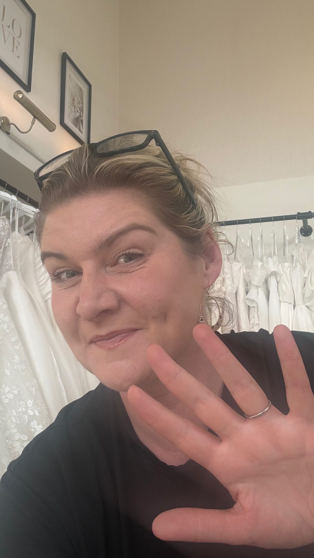 Episode 5 incoming! 😍
Today I’m telling you all about what happens in one of our bridal appointments! Just in case you were wondering 🤔
Drop me a note in the comments if there’s anything else you’d like to know about the bridal world in general! 👇
#keepingitreal💯 #bridal #bridalboutique #engaged #helpfulinformation