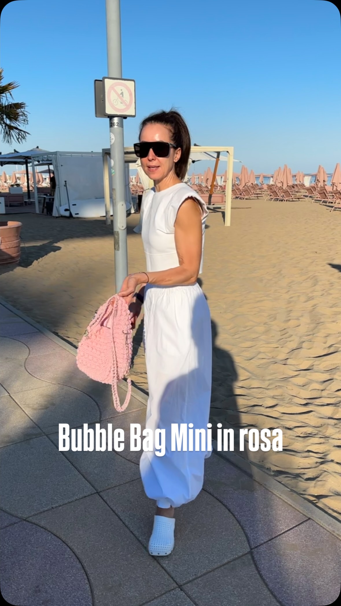 ☁️🌸 Bubble Bag Mini in Rosa 🌸☁️
Klein genug für „ich nehm nur das Wichtigste mit“ …
… und trotzdem landet wieder alles drin 😌🩷
Handgemacht, beachready & ein kleines bisschen extra ✨
#crochetbag #handmadefashion #summermood #statementbag #handgemachtinösterreich