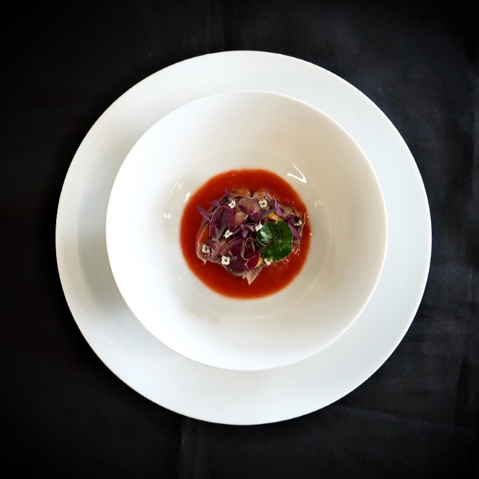 Entrée
カツオ
トマト
ビーツ .....
#lorangerie #オランジュリ #東京フレンチ #tokyorestaurant #自由が丘グルメ