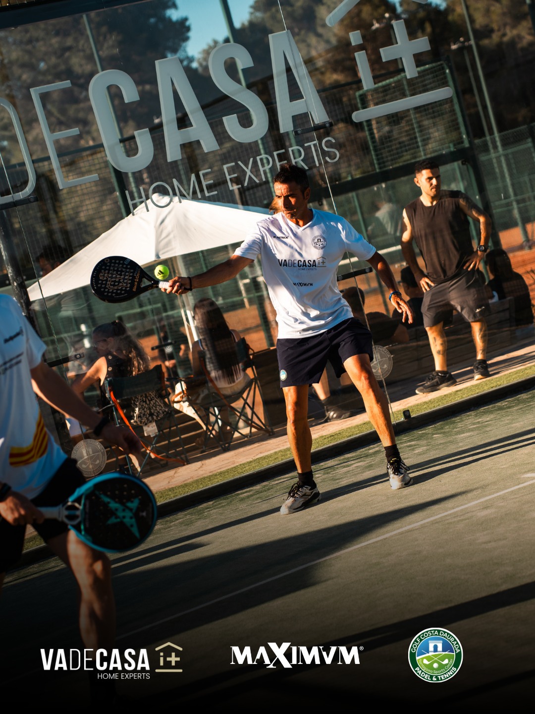 El mejor domingo del pre-verano tiene nombre 🏆🎾
Hoy en Golf Costa Daurada:
🎾 Finales brutales — el momento para el que llevan 10 días compitiendo
🍜 Fideuà gratis para todos los inscritos — porque en un Maximum también se come bien 😄
🎁 Sorteazo de cheques Joma — 150€, 100€ y 50€ para gastar en lo que quieras
🎉 Porque cerrar una semana así hay que celebrarlo como merece
Ganar o perder, hoy todos salen contentos 😏
Gracias a @vadecasa.vadecasa y @padeltenniscostadaurada por hacer posible este tortazo de torneo 🙌
✖ Maximum Padel Tour ✖