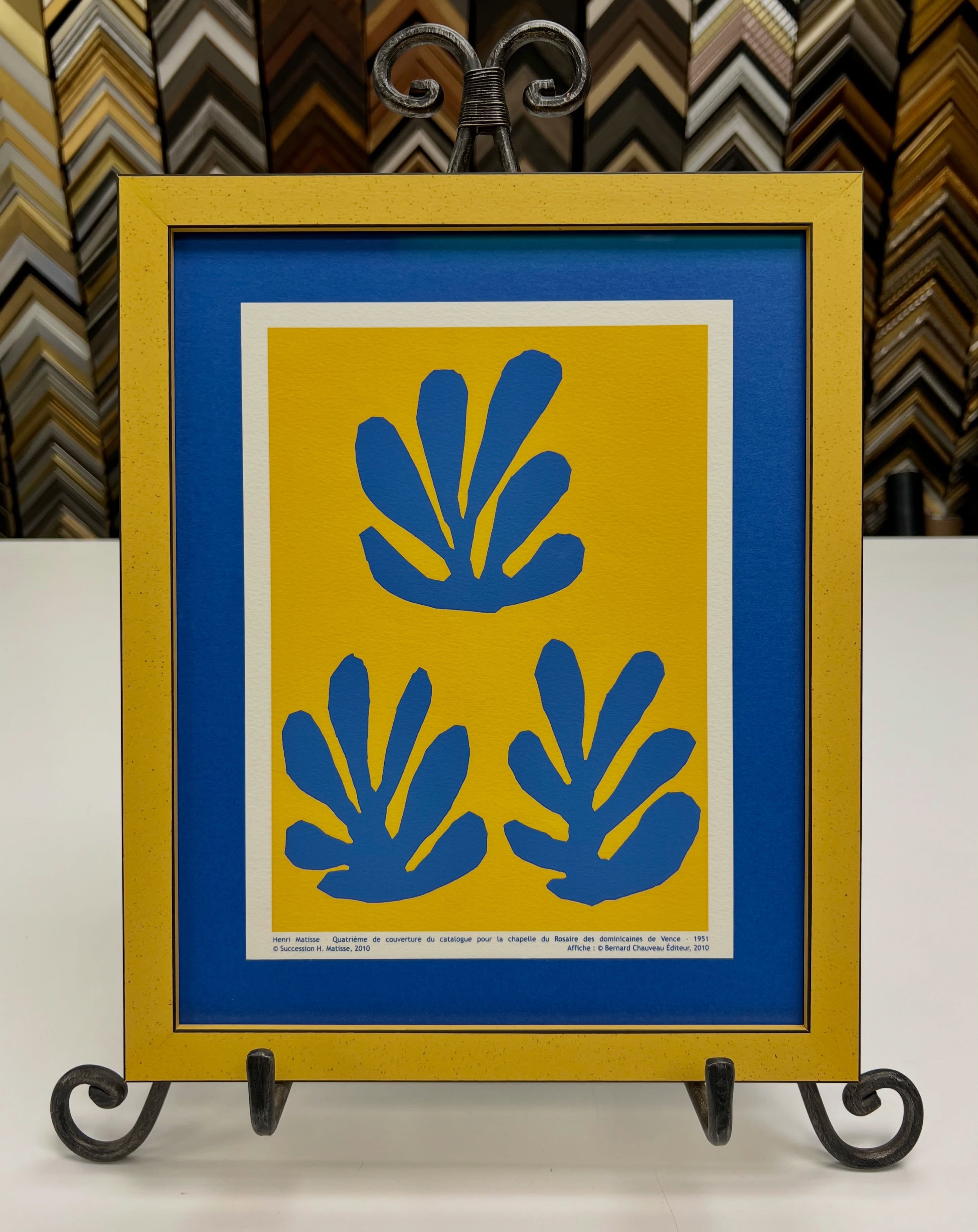 Just a bit of yellow and blue boldness, brought to you by Henri Matisse and @fotiouframes’s Tango series in Sunset Yellow. ☀️
#henrimatisse #customframing #artframing #art #postimpressionism