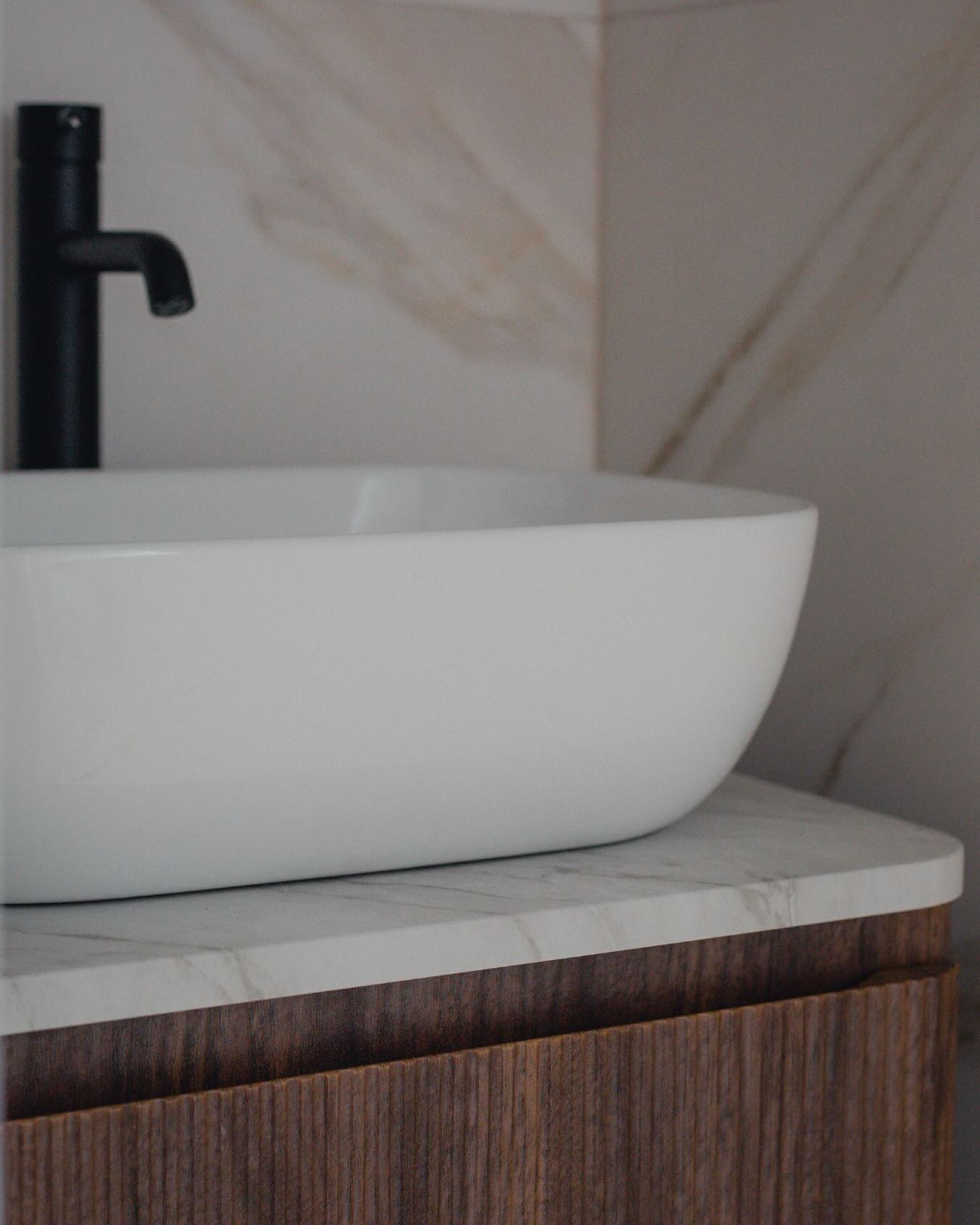 Sometimes it’s the simplest details that have the biggest impact.
A countertop basin brings a more luxury feel to a bathroom, creating a focal point without trying too hard.
SOHO Developments | High-end builds & Refurbishments
