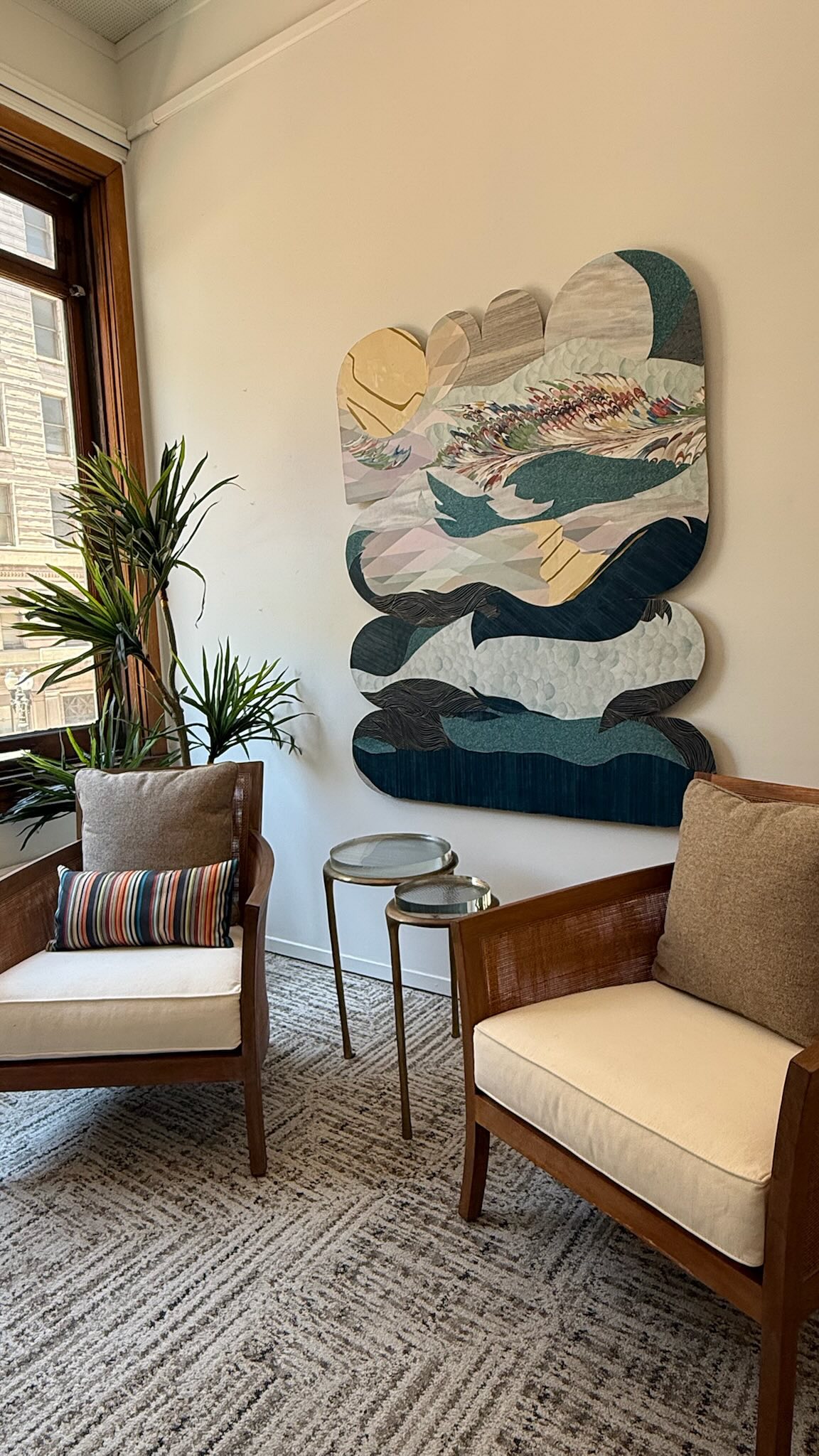 Our community projects team recently took care of the new office spaces for @defy_ventures!
New space✅ New venture✅ New Picasso fans✅ New friends✅ PS all that furniture was donated, folks! So bring us your good stuff! And that art piece was made with leftover wallpaper by a volunteer!