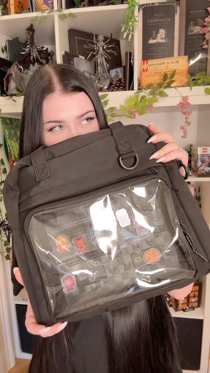 All Pins bundles will be back in stock in June!
✨🎤
Who is your favorite #fnaf character, or which other characters would you like to see on your bag in the future? 🍕🐻
#fnafmovie #fnaf1 #fnaf2 #fivenightsatfreddys2
