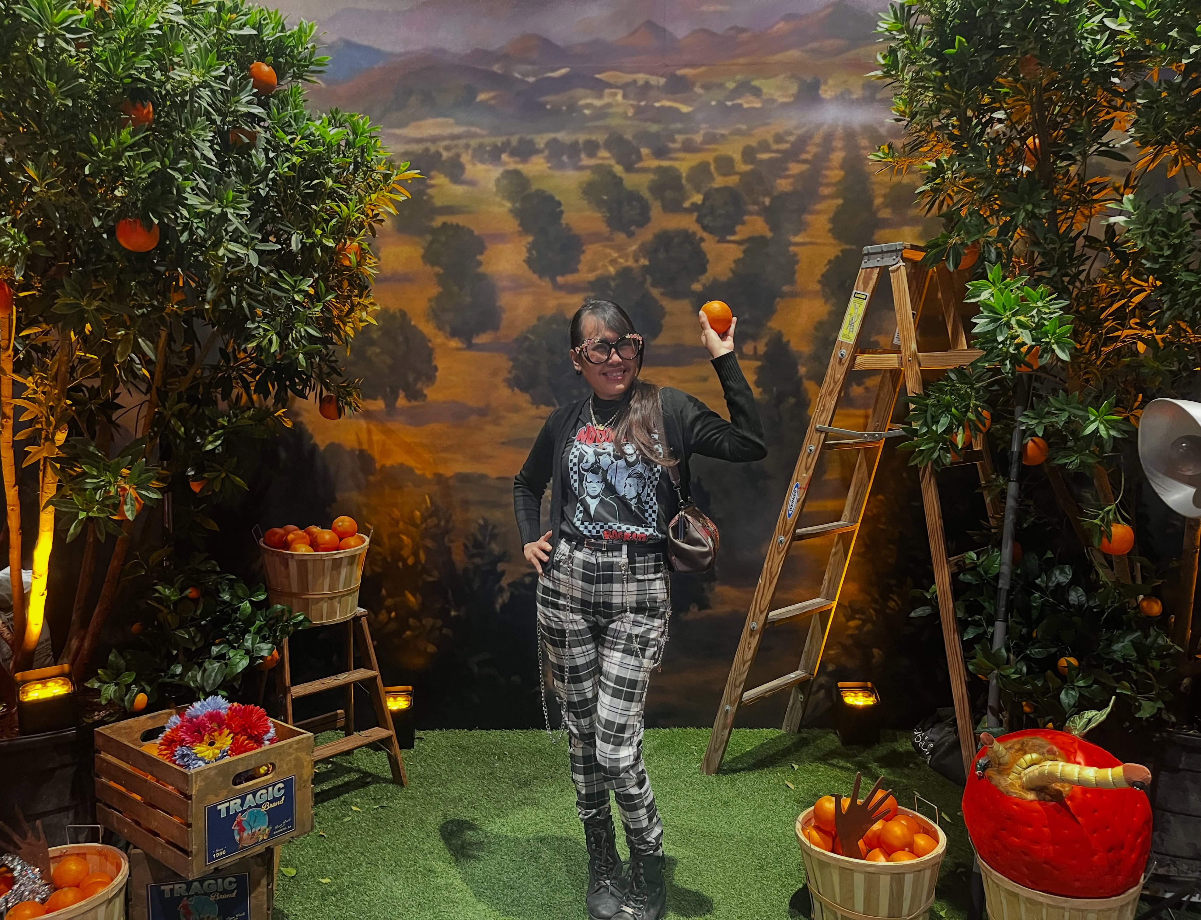 Whaaaa @nodoubt Experience ROUND 1!!! #ootd #outfitsoftracydizon I just went in!!! #NoDoubtLiveAtSphere #nodoubtsphere