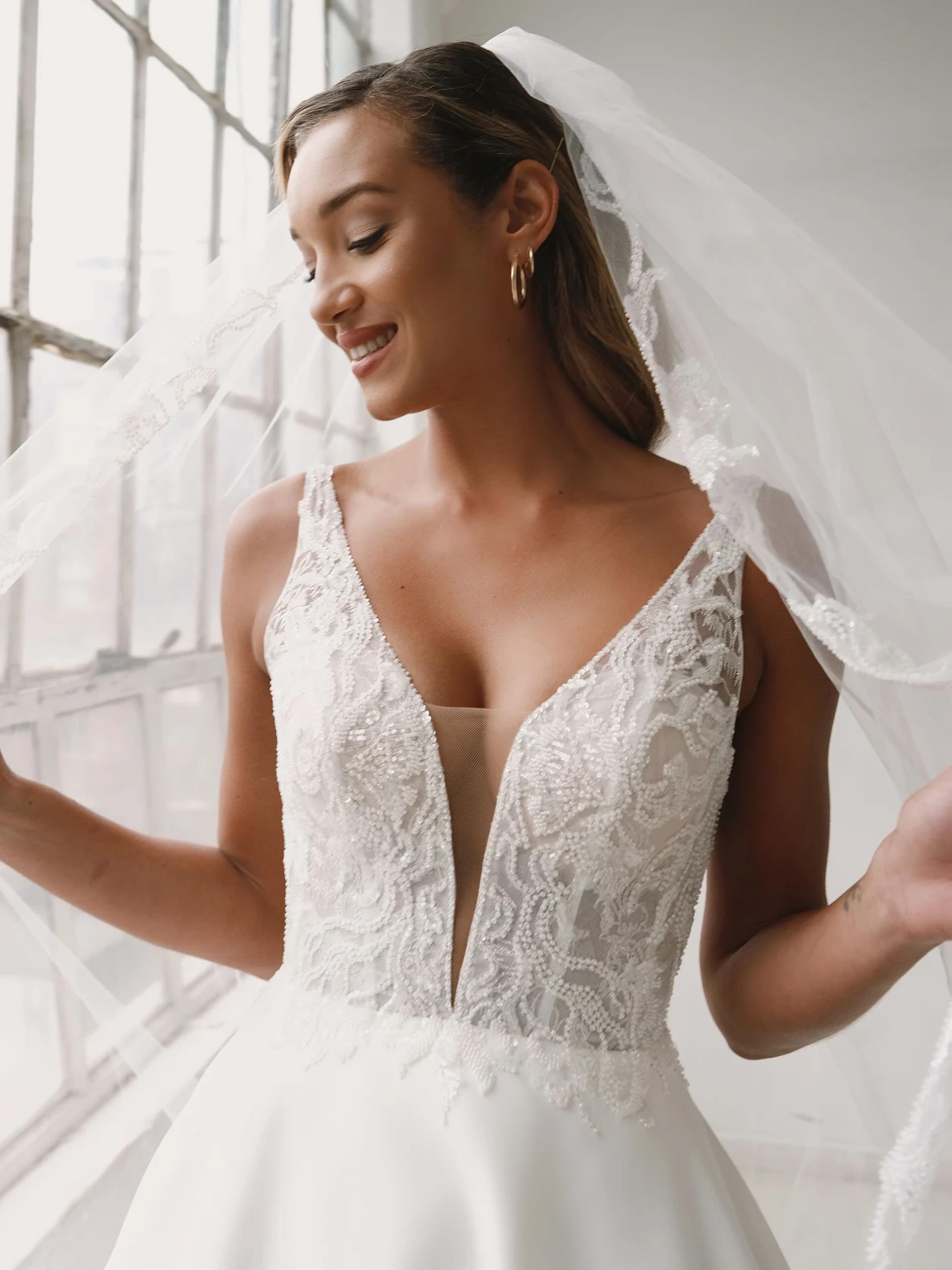 ❗️Last Chance Alert ❗️
This stunning gown is only available to order until the end of June, don’t miss out!
A dazzling take on a classic silhouette, this satin ball gown features a sexy plunging V-neckline with thin straps that give way to an open V-back. Unique appliqués of embroidered beading over a glitter tulle underlay create modern sparkle. The soft satin skirt is finished with pockets and buttons extending down the chapel length train.
@sinceritybridal - Style 44276
#sincerity #lastchance #bridal #yateley #hampshirebride
