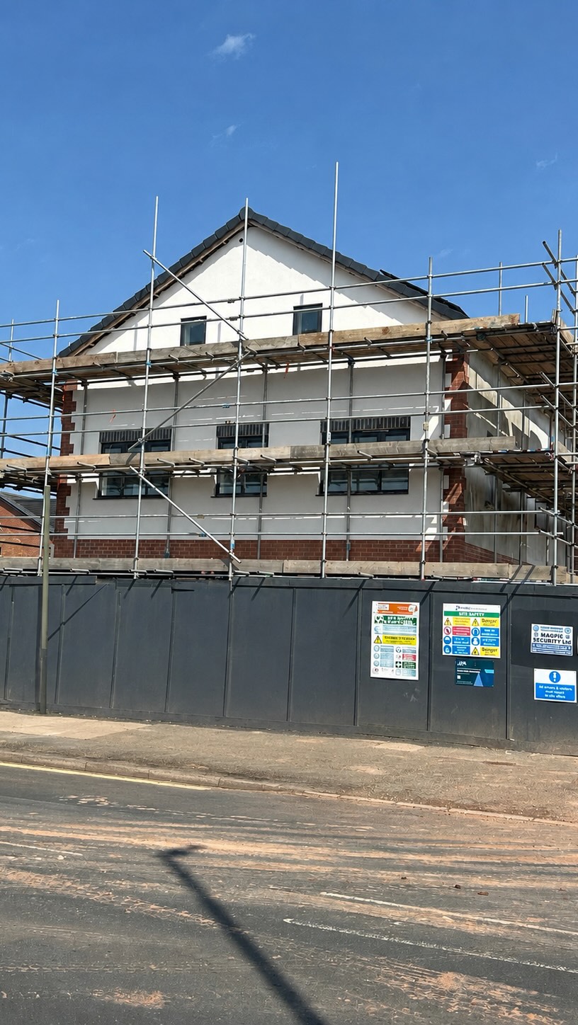 From bare blockwork to finished façades 🔥
Phase 1 at Bakersfield, Nottingham is now complete, with two plots rendered using the Krend Silicone Render System across approximately 160m².
Phase 2 is due to start in the coming weeks, continuing the development with a matching specification and finish.
@krendrenders
#siliconerender #nottingham #sprayrender
