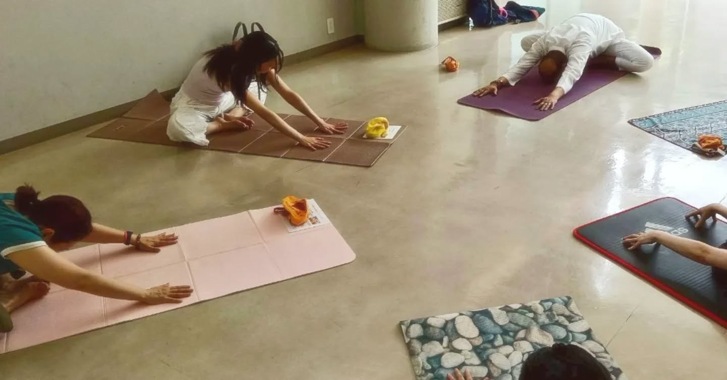 This Morning's Mantra Japa Meditation Class.
This morning, we gathered for a beautiful and deeply peaceful Mantra Japa Meditation practice.
Together, we chanted sacred mantras, allowing their vibrations to calm the mind, open the heart, and guide us into a space of inner stillness and awareness.
As the morning unfolded, the room was filled with a gentle and uplifting energy. Through the power of mantra, we connected with ourselves, our breath, and the present moment.
Thank you to everyone who joined and shared your time, energy, and presence. Your participation made this practice truly meaningful and inspiring.
May the sacred sound of the mantra stay with you throughout the day, bringing peace, clarity, and harmony to all that you do.
We look forward to practicing together again soon.
#MantraMeditation #JapaMeditation #SacredSound #InnerPeace