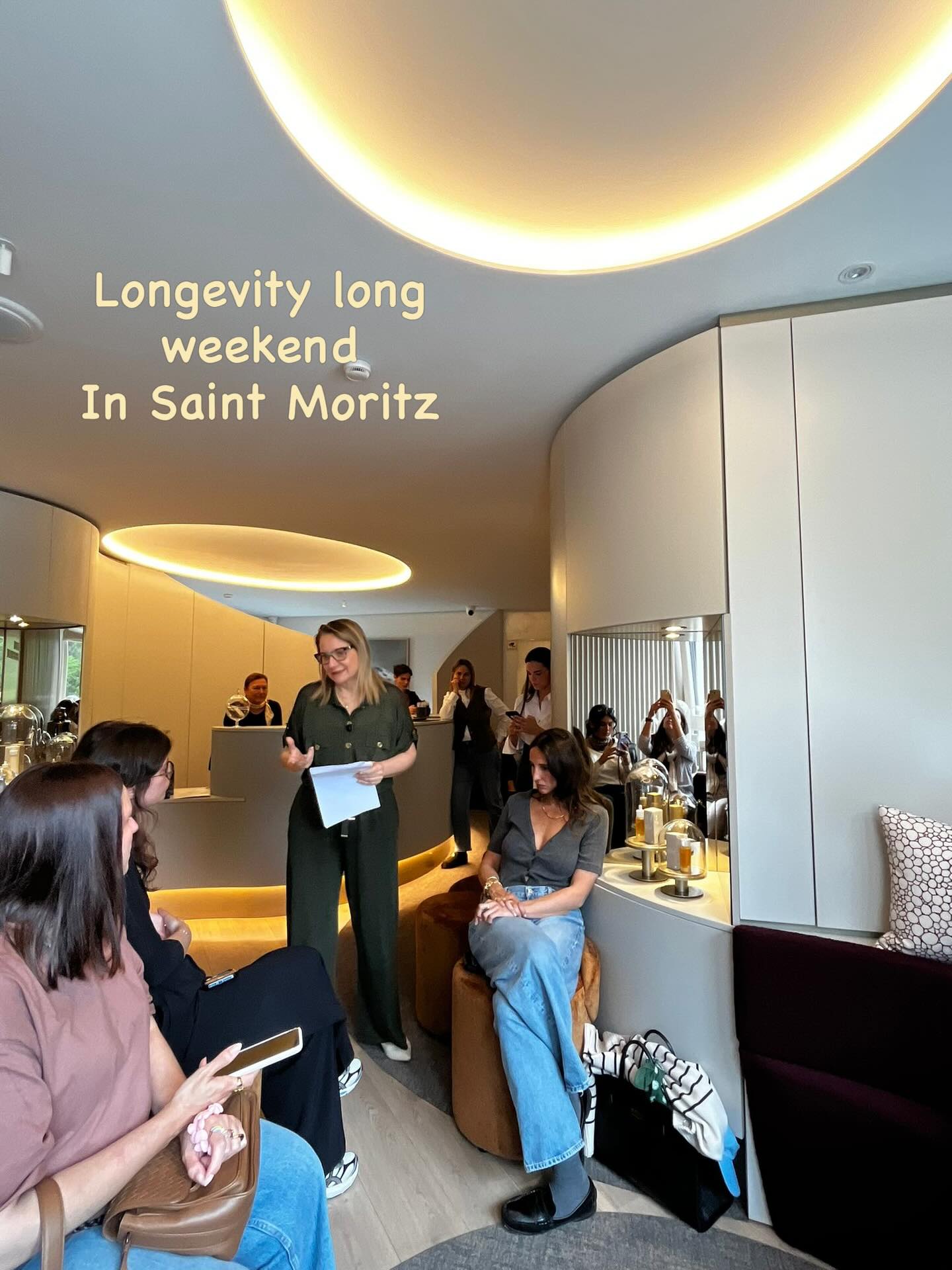 LONGEVITY LONG WEEKEND | St. Moritz
Un fine settimana dedicato alla longevità, alla prevenzione e all’innovazione nel cuore di St. Moritz.
@imageregenerative ha avuto il piacere di accogliere un gruppo selezionato di giornaliste per far conoscere da vicino la filosofia e i percorsi della clinica, un approccio che integra medicina rigenerativa, diagnostica avanzata e strategie personalizzate per la salute e la longevità.
Durante questi giorni abbiamo presentato alcuni dei programmi più innovativi di Image, pensati per aiutare le persone a vivere più a lungo, ma soprattutto a vivere meglio, con più energia, resilienza e qualità della vita.
Tra momenti di approfondimento scientifico, confronto e condivisione, è stata un’occasione preziosa per raccontare una nuova visione della medicina: sempre più predittiva, preventiva e personalizzata.
Un progetto che porta l’esperienza e il know-how consolidati della clinica di Milano nella cornice esclusiva dell’Engadina, creando un nuovo punto di riferimento internazionale per la medicina rigenerativa e della longevità.
#Longevity #StMoritz #ImageRegenerativeClinic #HealthyAging #LongevityMedicine