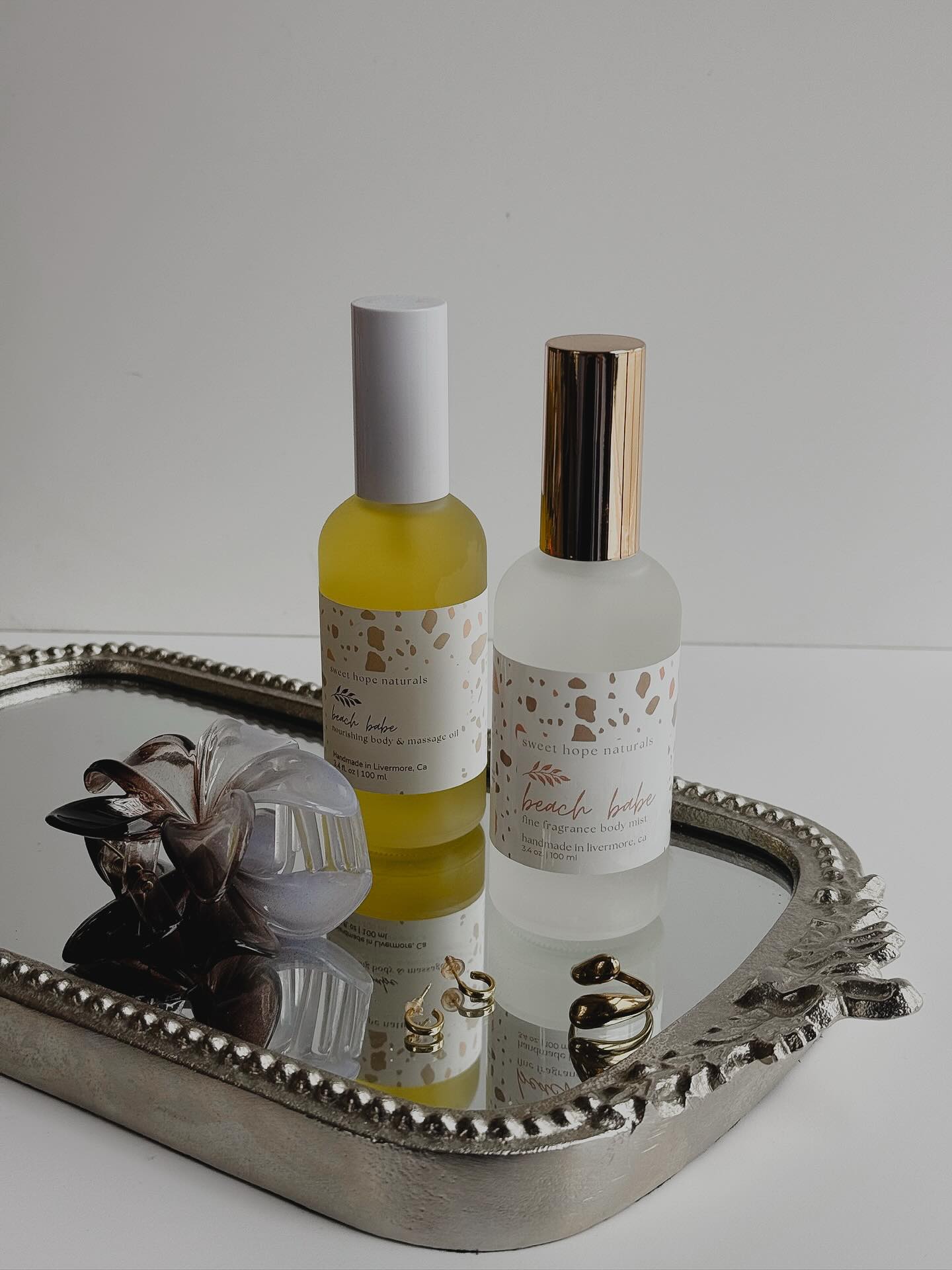 Friendly Reminder 📢. Our Body mists are safe to mist on you and your space….same goes for our room mists 🙌🏼
Paraben Free | Phthalate Free | Cruelty Free