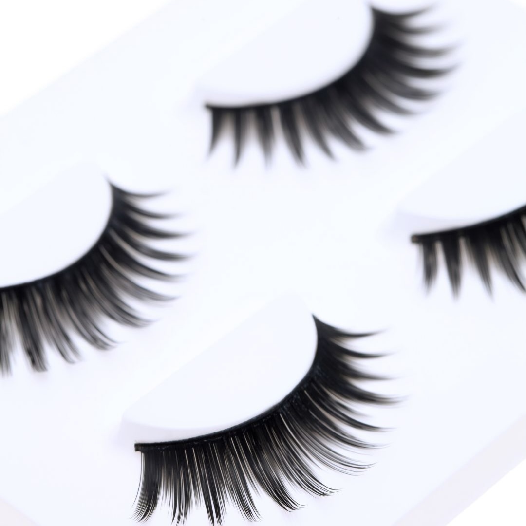 Lashes for every mood !
From soft and effortless to full-on glam, there’s a style for every look in the Jacqui O Luxe Beauty & Co range.
- Natural lashes – for that subtle, everyday enhancement .
-Dramatic lashes – bold, voluminous, and unapologetically glam.
-Pre-glued lashes – easy application for instant beauty on the go
Whether you’re keeping it minimal or going all out, your lash look is always covered.
Jacqui O Luxe Beauty & Co