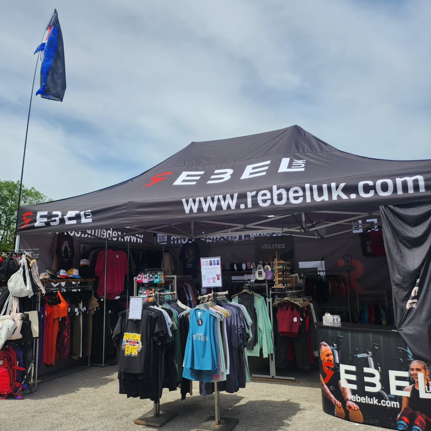 Find us at @raising_the_bar_masters this weekend 🤩🤩🤩
#RebelUK #raisingthebar #crossfitcomp #gymclothes