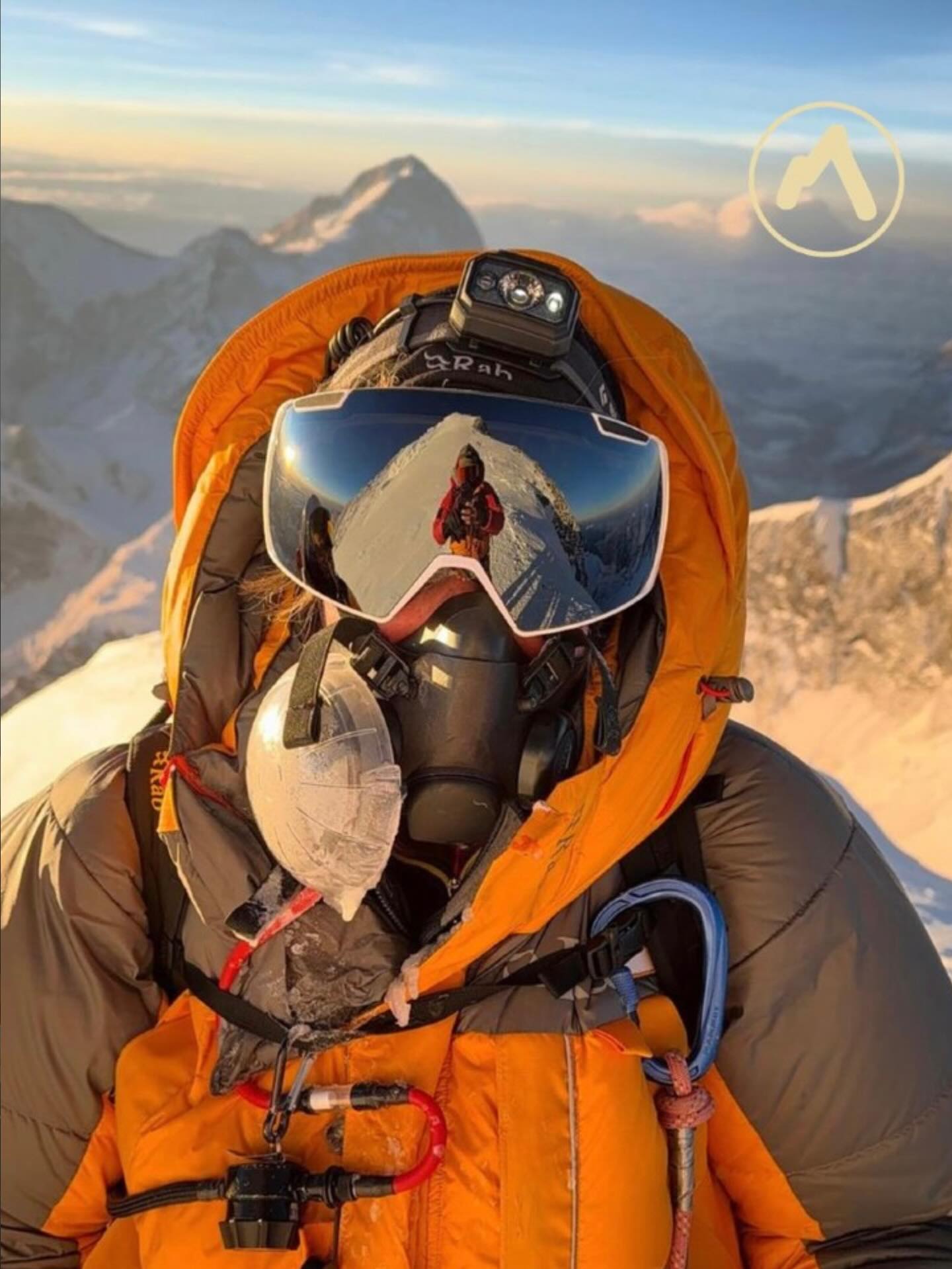 Huge congratulations to Dr Shaunna Burke on her successful second summit of Everest! At 3am on 23rd May, Shaunna became the first woman with stage 4 cancer to stand on top of the world’s highest peak.
Determined not to let a cancer diagnosis stop her living her life, Shaunna inspires hope in other cancer patients, demonstrating what is possible with incredible mental strength.
We’re proud to have helped her on her journey, alongside Dr Barney Wainwright and Leeds Beckett University, preparing her body for the huge challenge of climbing at altitude.
So far, she’s raised over £30,000 for @macmillancancer so let’s help her reach her £50k target! Clink the link in our bio to donate.
#altitudetraining #everestsummit #livingwithcancer #mountaineering