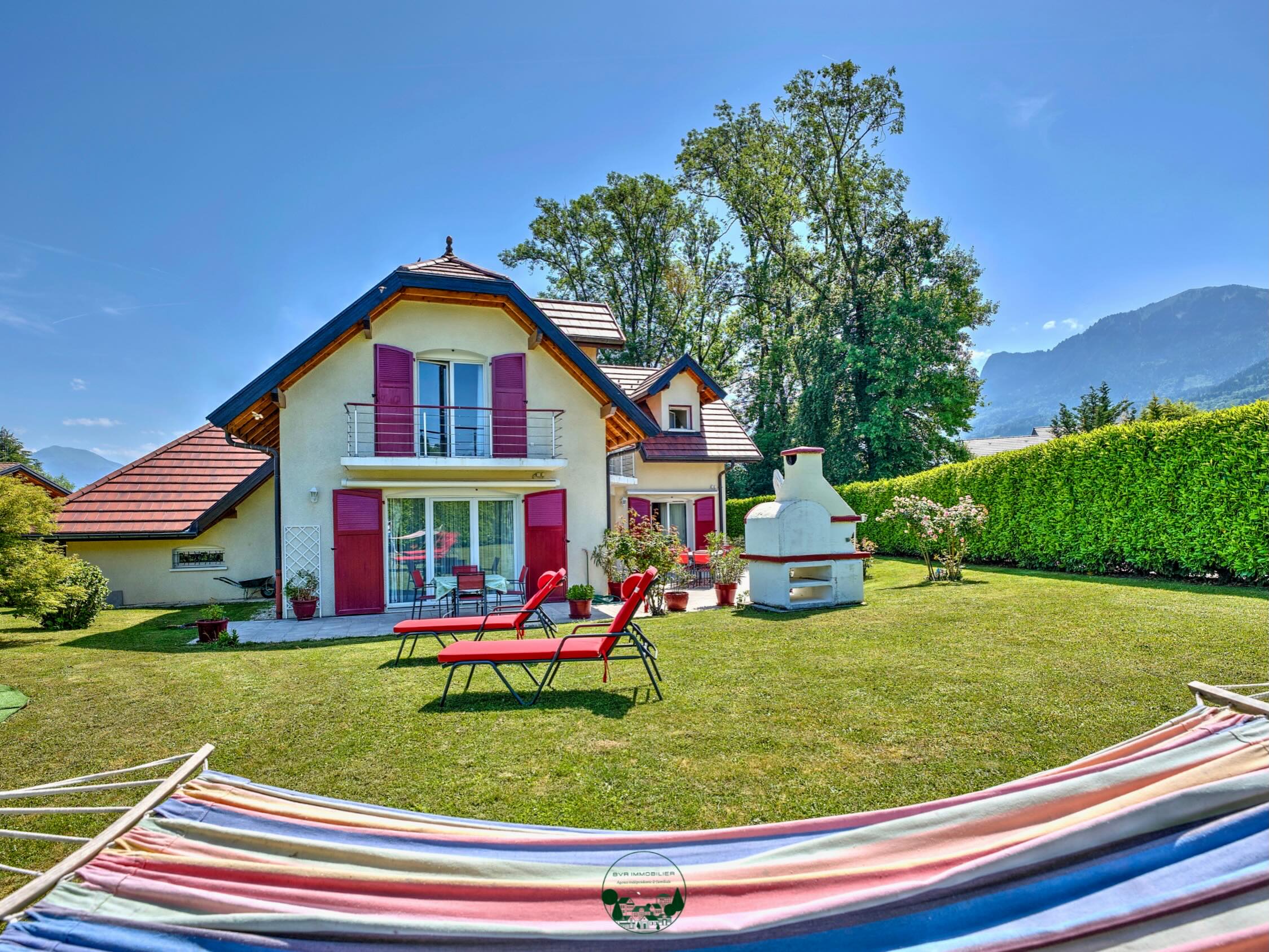 A découvrir bientôt dans votre Agence indépendante & familiale BVR Immobilier, maison familiale avec 4 belles chambres sur les hauteurs de #larochesurforon !
#immobilier #achatmaison