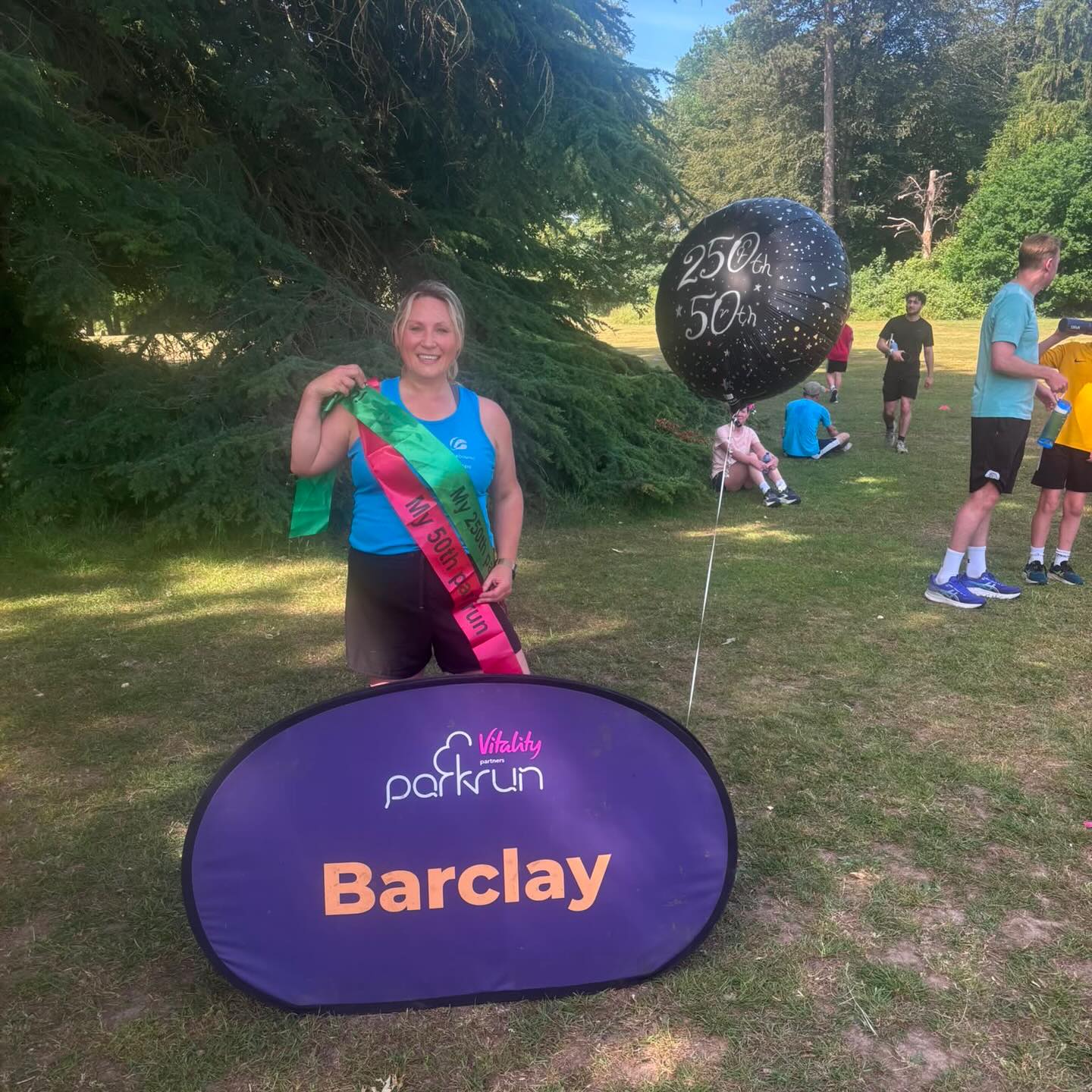 Congratulations to Sarah on completing a whopping 250 parkruns today and 50th volunteer milestones!
Also a big congrats to Elaine who completed her 150th parkrun!
Amazing commitment to a fab event!
#loveparkrun #parkrun #broxbournerunners #runningcommunity #runners
@barclaypark_parkrun @parkrunuk