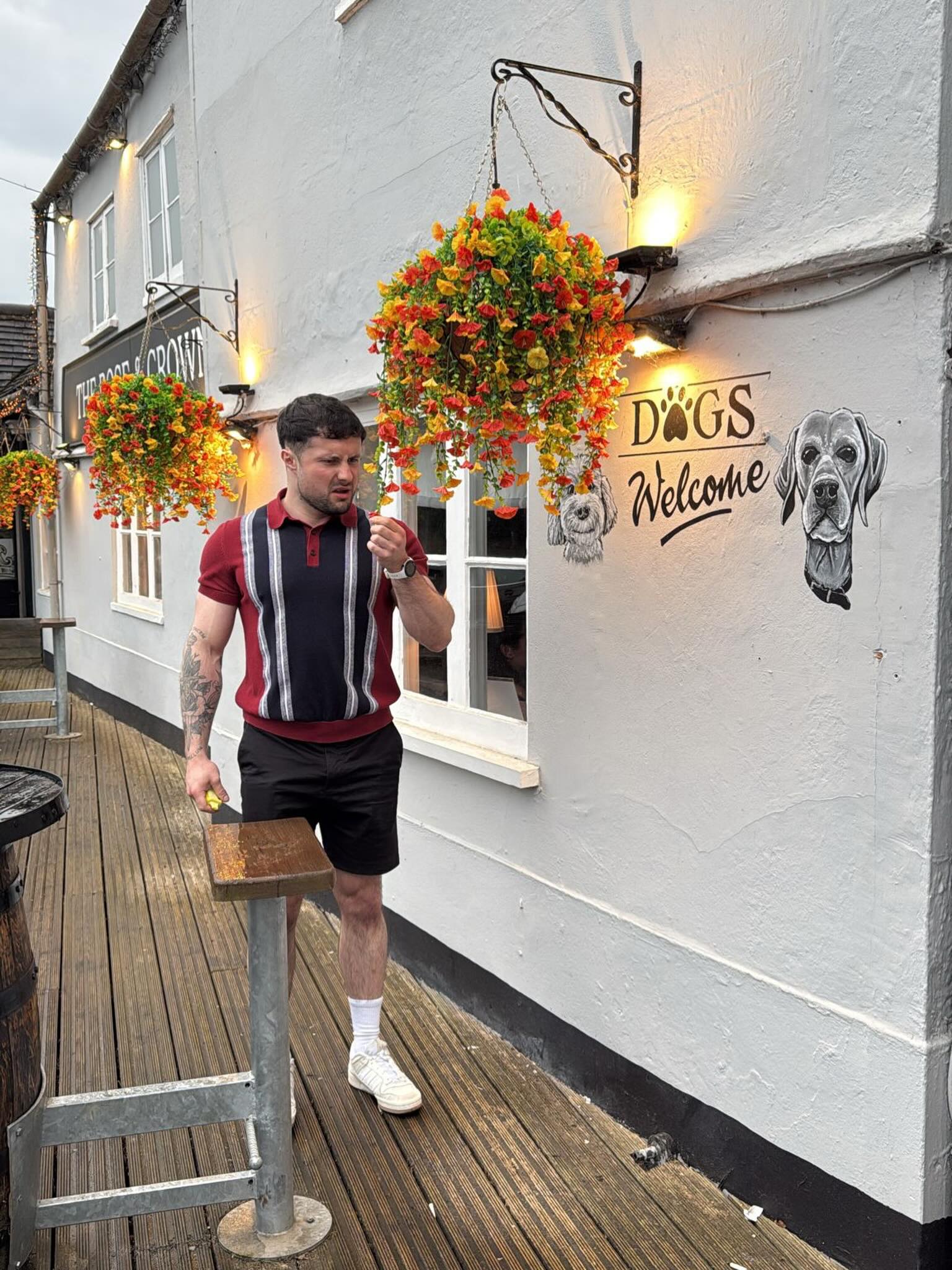 When the flowers smell better than you… 😅🌺
Even the hanging baskets are doing more for the atmosphere than Luca today!
#RoseAndCrownBrentwood #Brentwood #PubLife #SmellingFresh FlowerPower DogsWelcome WeekendVibes PubGarden EssexLife GoodTimes WhenTheFlowersWin CheersToThat BrentwoodLife FunnyPost PubVibes