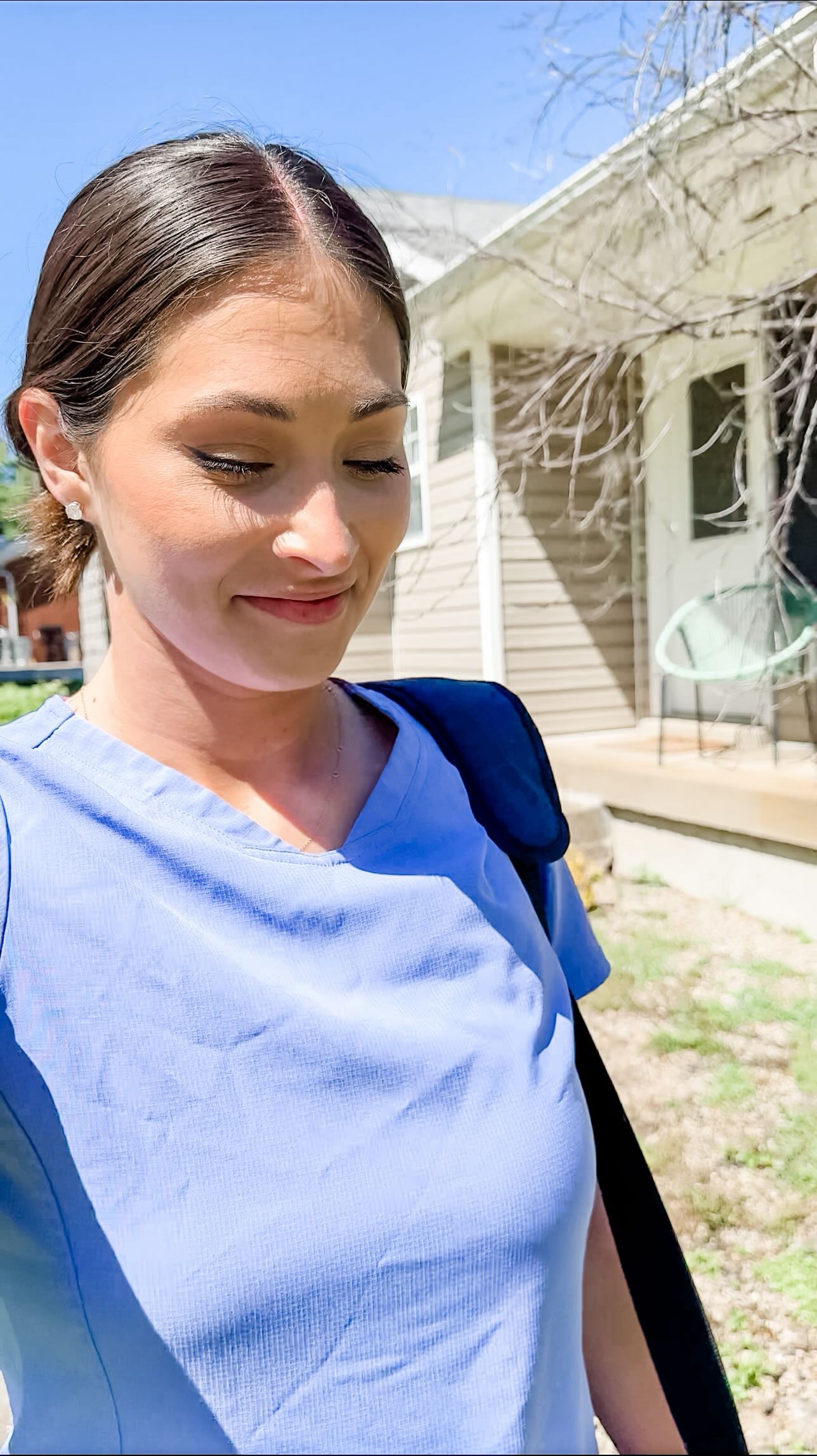 I promise I love my job! The RBF is just loud 😅
#louisvillecreators #momsunder30 #homehealthnurse #workingmomma #travelnurselife