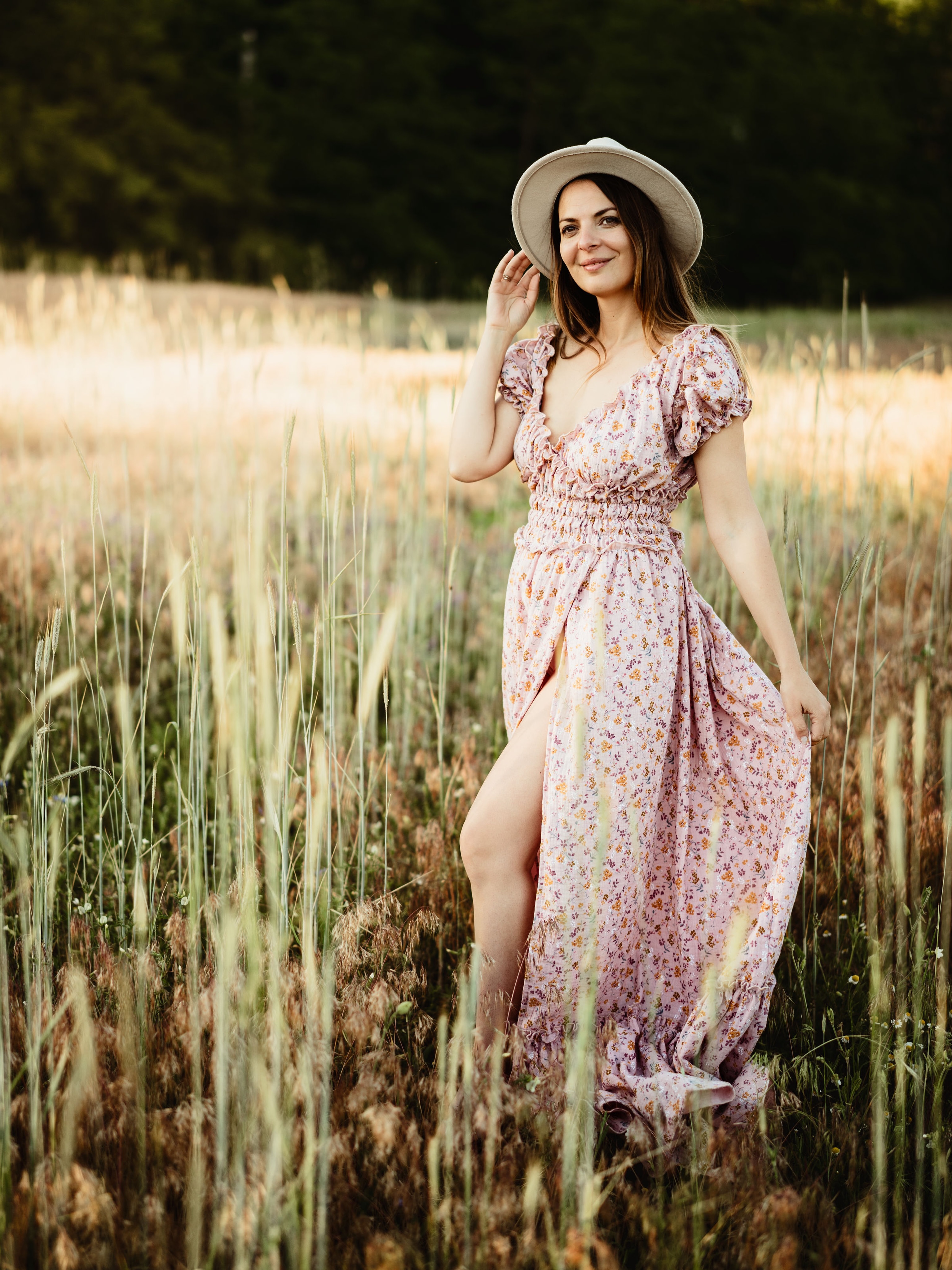 New Fidelia gown in floral version is available🌸🥰
This fabric was waiting to be used for quite some time now and i think it turned out sooo amazing🎉
It will be published in the shop very soon for introducing price🤩
Love,
Timea
Special thanks for the photo to
📸 @dd_moments_photo
#edendresses #maternityphotographer #clientclosetdress