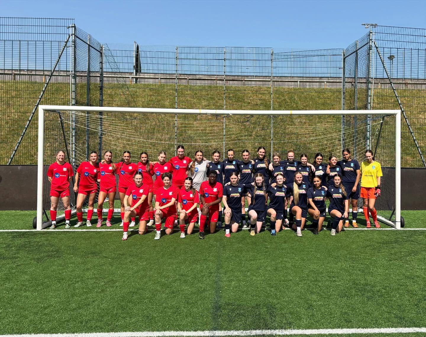 Thank you to all the players and parents who came out to our trial game today with @rtfcacademy 🙌
Some great football on show in the heat 🔥
Well done to our POTM Elodie who delivered a solid performance at right back 👏