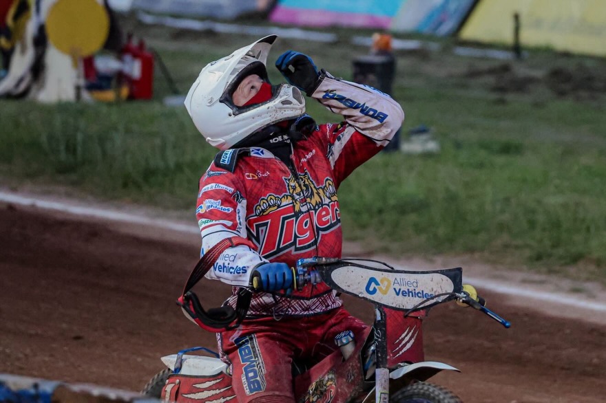 📸 Little bit of lately 🏁💣
#chrisbomberharris #chrisharris #bomber #speedway #zuzel