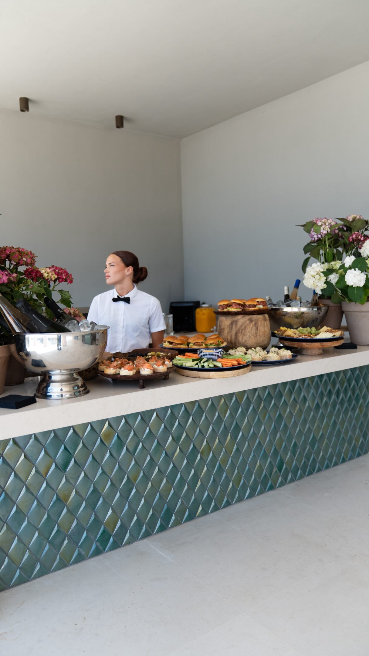 🥂 Open House, beautifully prepared 🥂
Creating the right atmosphere starts long before the first guest arrives.
Thoughtful presentation, refined details and a seamless experience from start to finish ✨