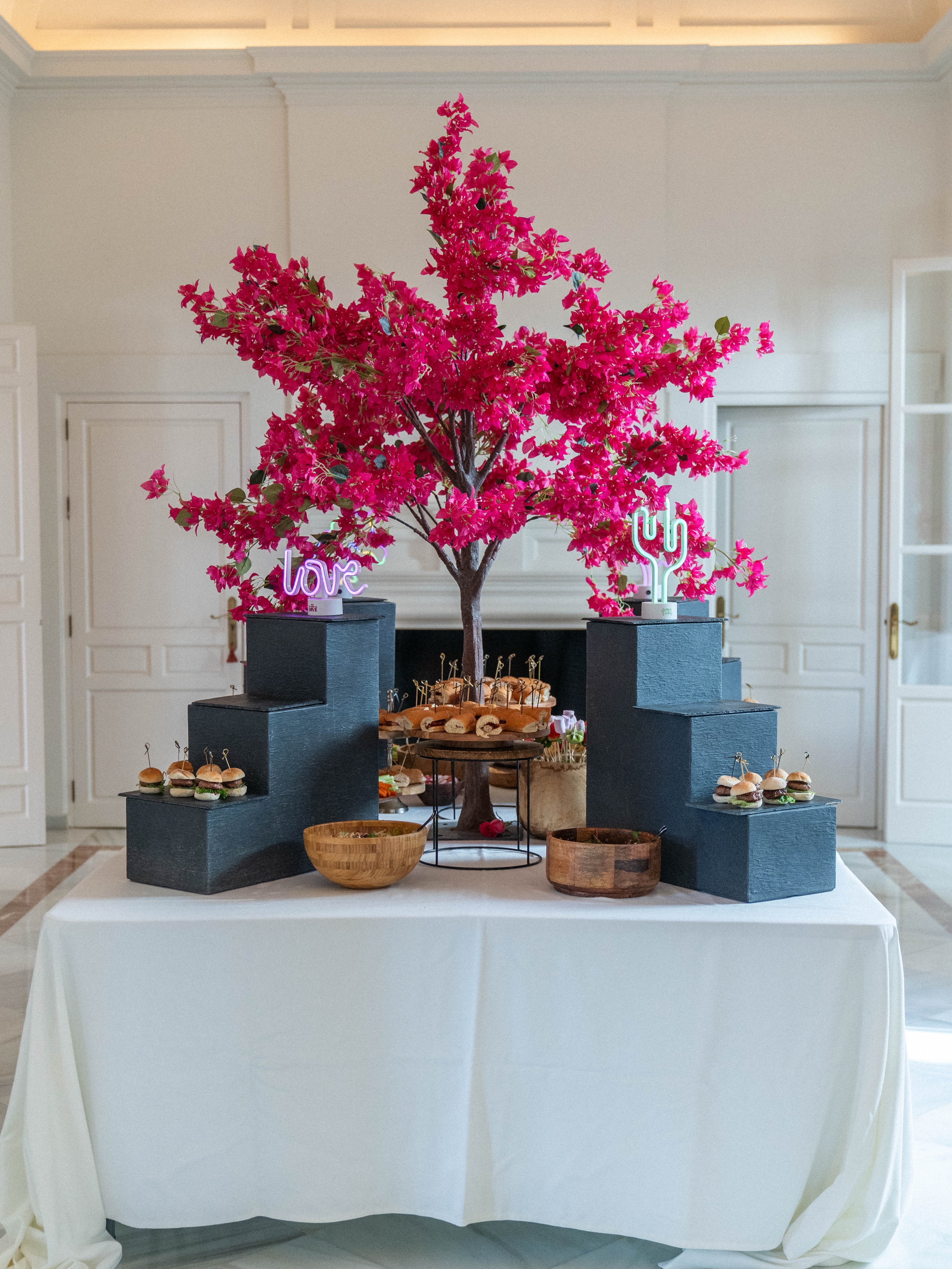 🥂 Thoughtfully prepared. Beautifully served. 🥂
Creating experiences that feel effortless, memorable and full of flavour ✨